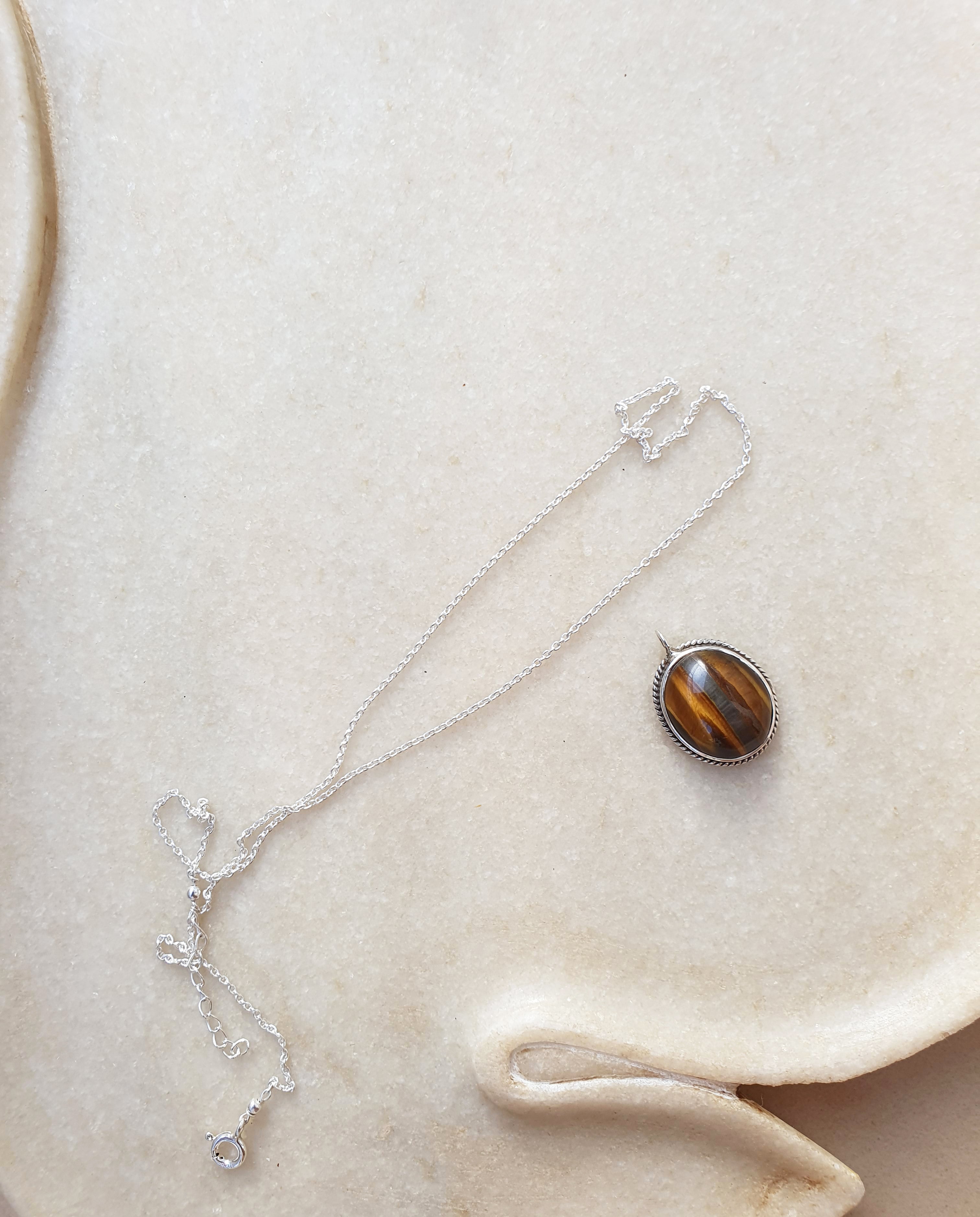 vana- Tigers Eye Oval Pendant