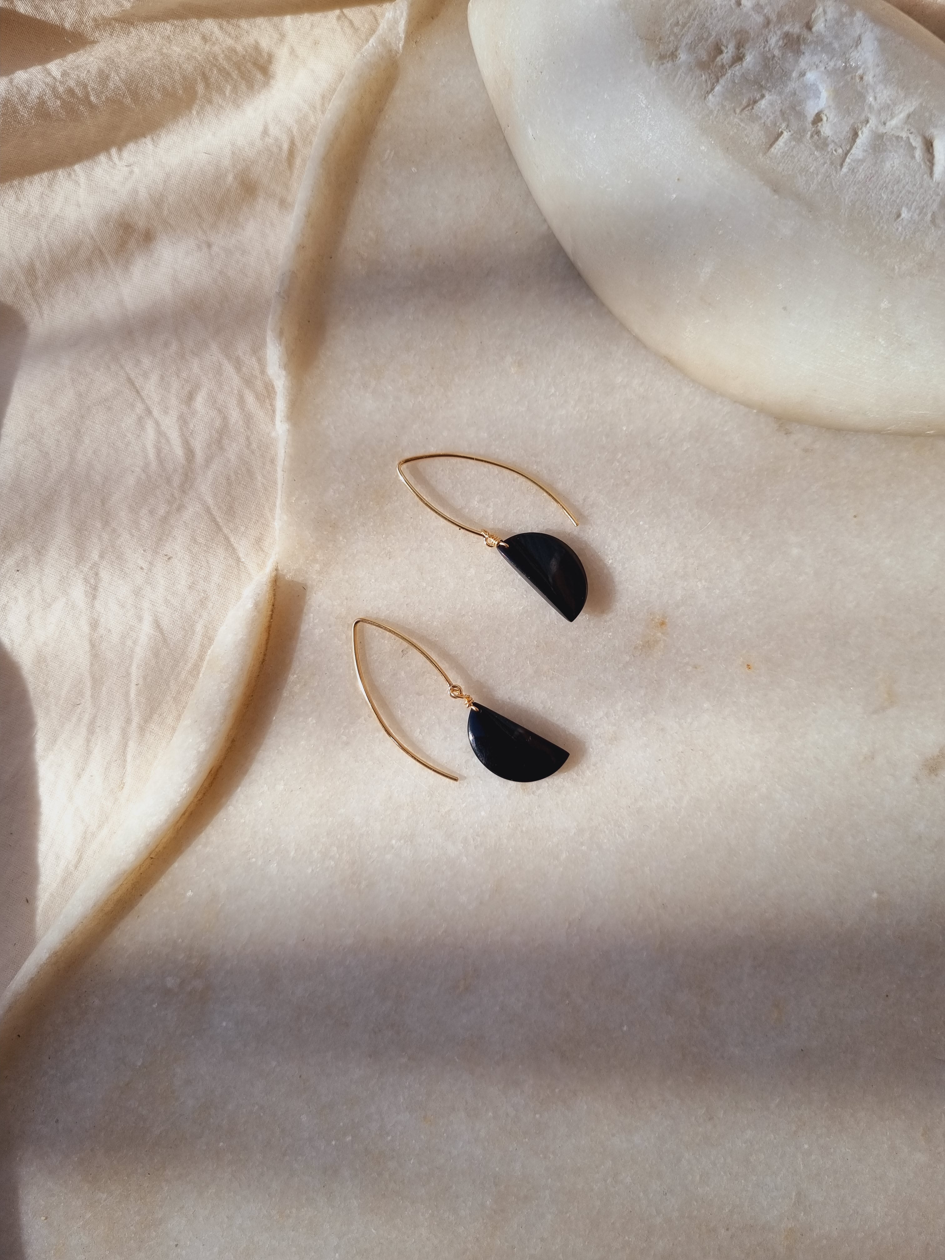 manava - Black Onyx D Marquise Earwire