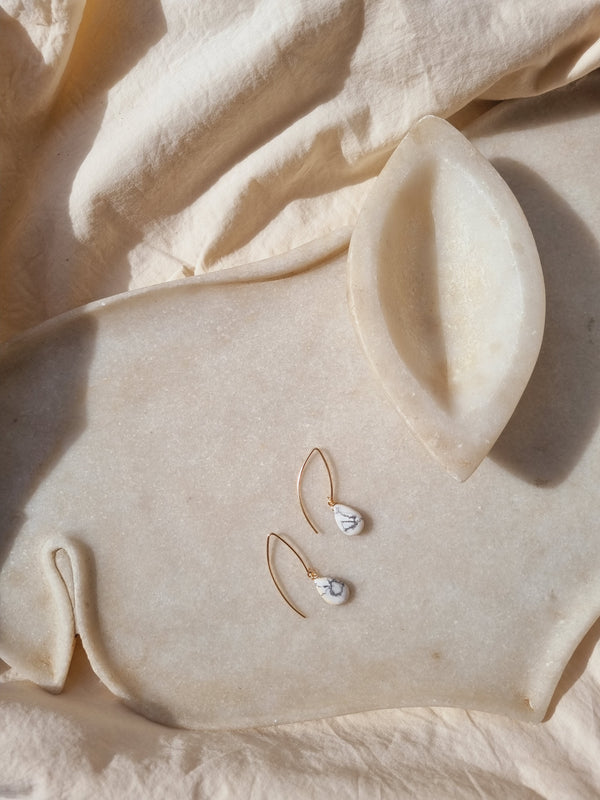 práti - Howlite Almond Drop Earrings