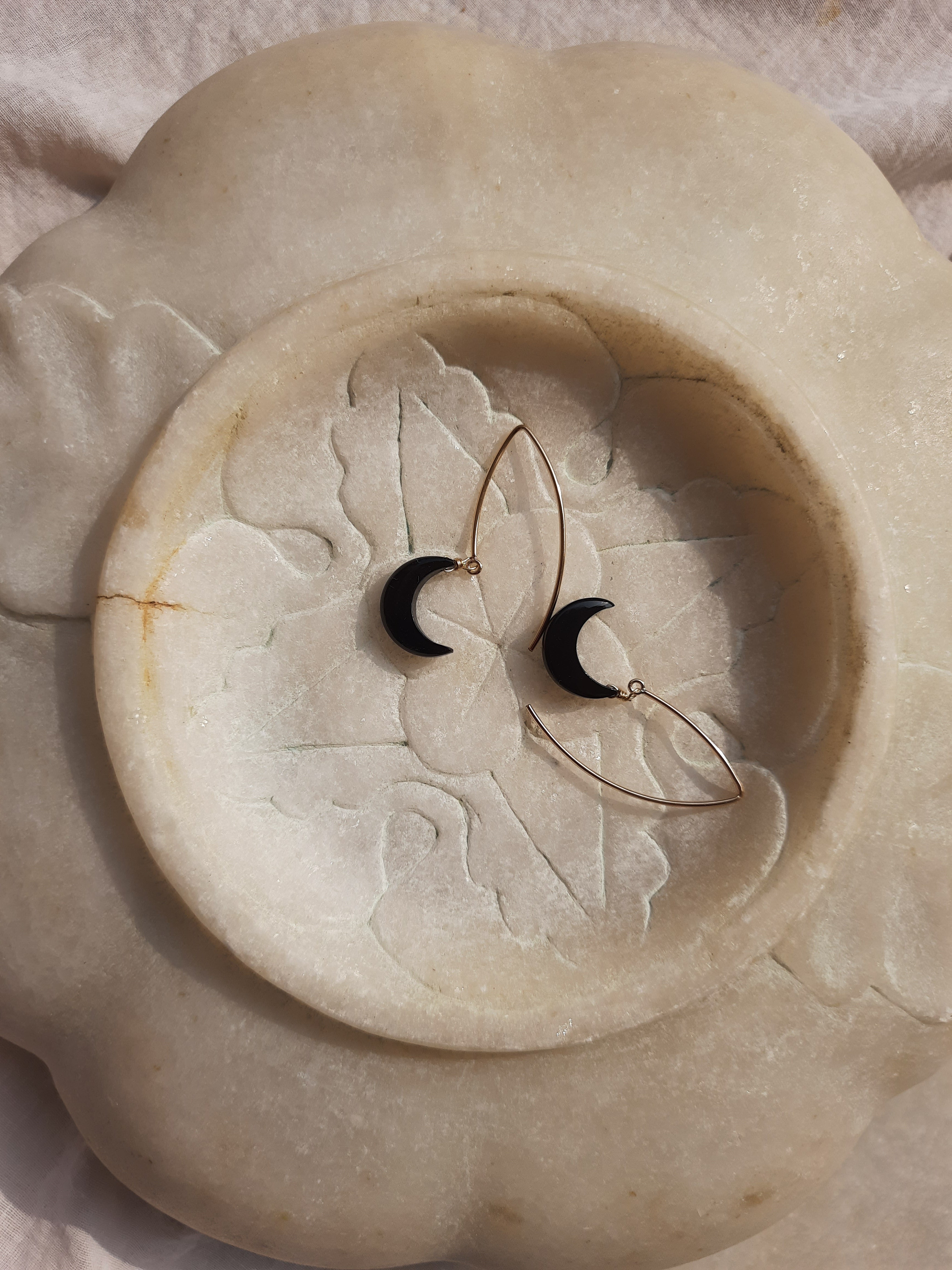 vasika - Black Onyx Luna Marquise Earwire