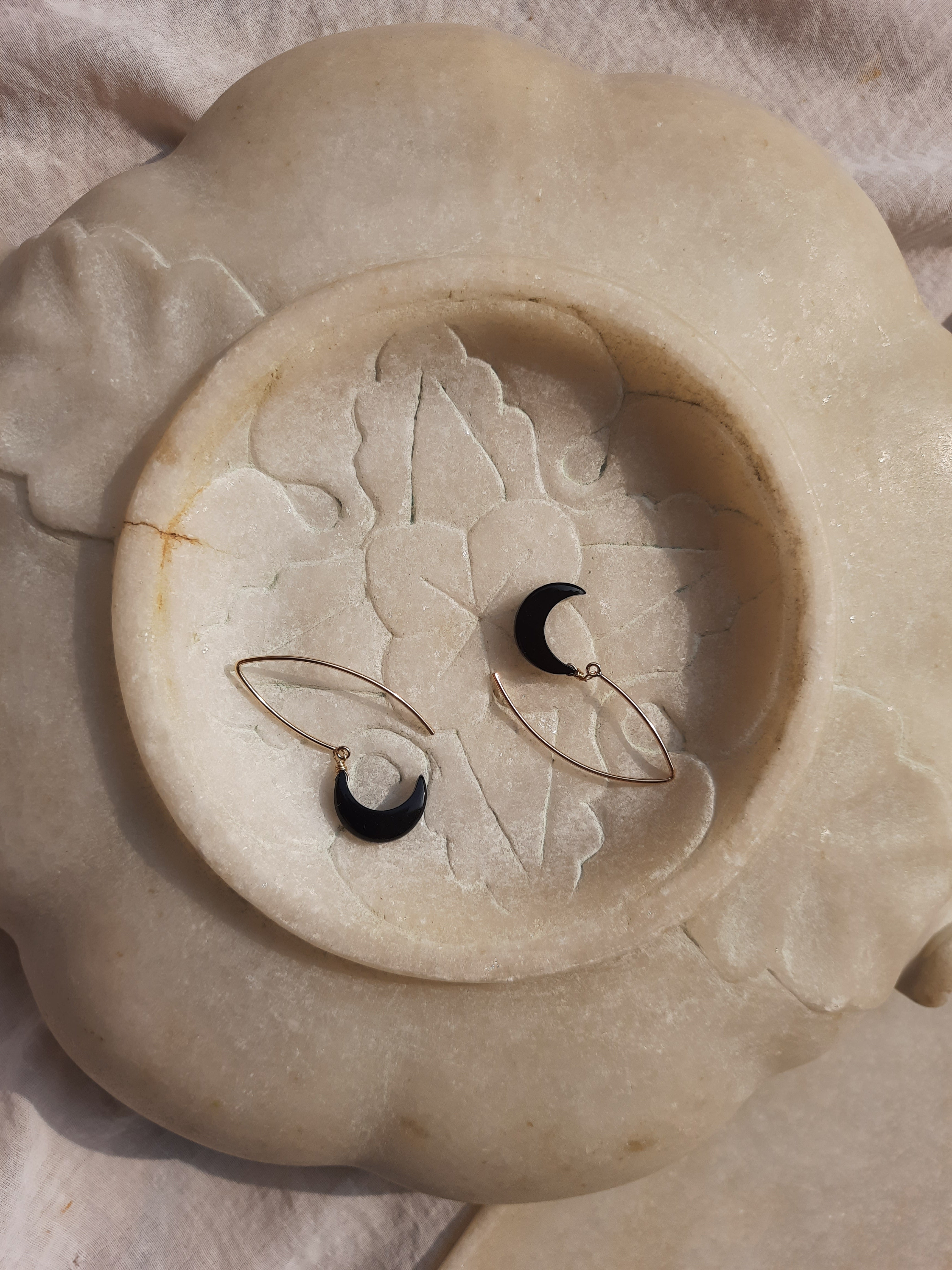 vasika - Black Onyx Luna Marquise Earwire