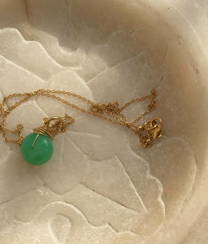 dina - Chrysoprase Roundel Pendant