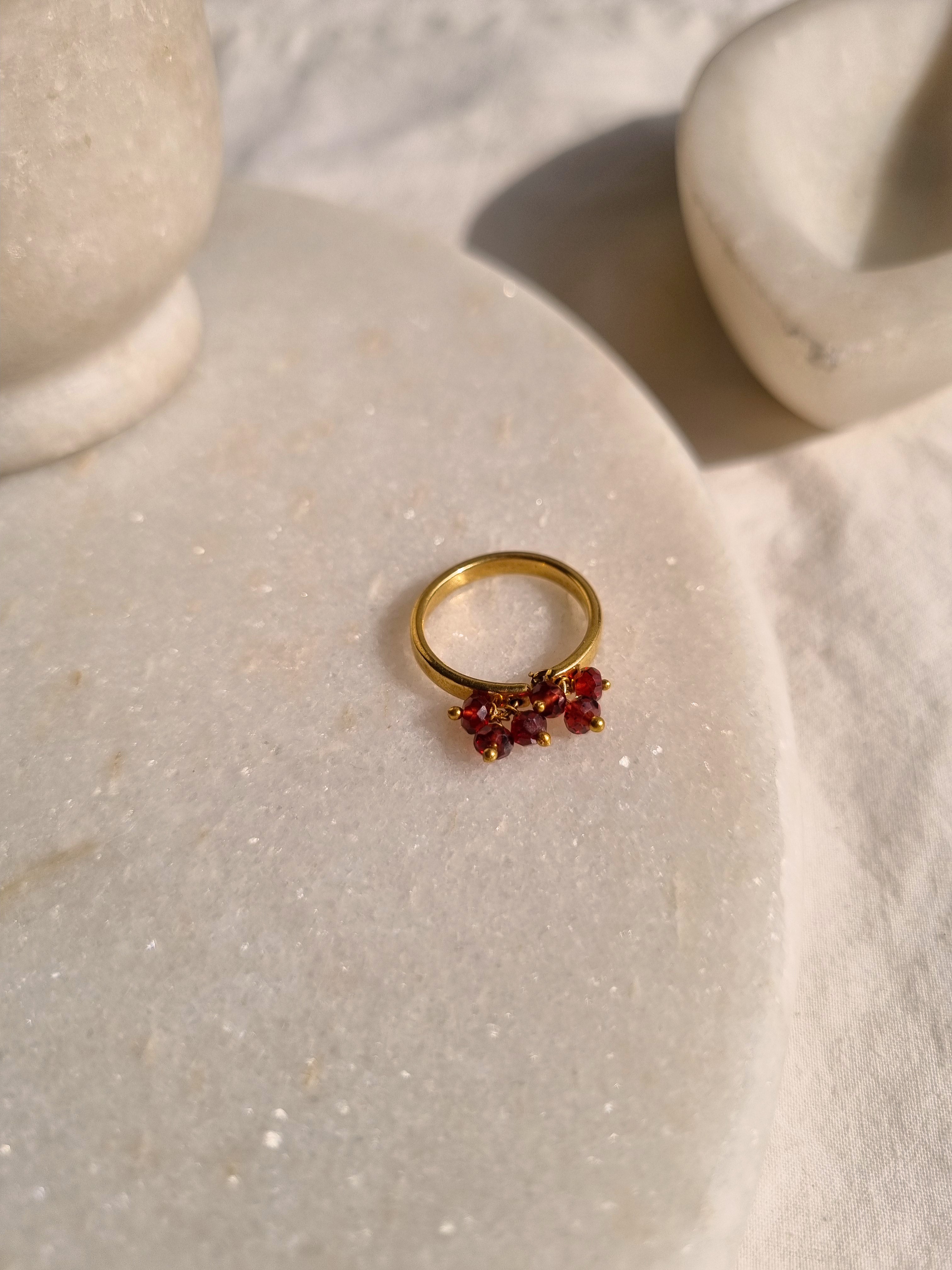 yama ring - Garnet