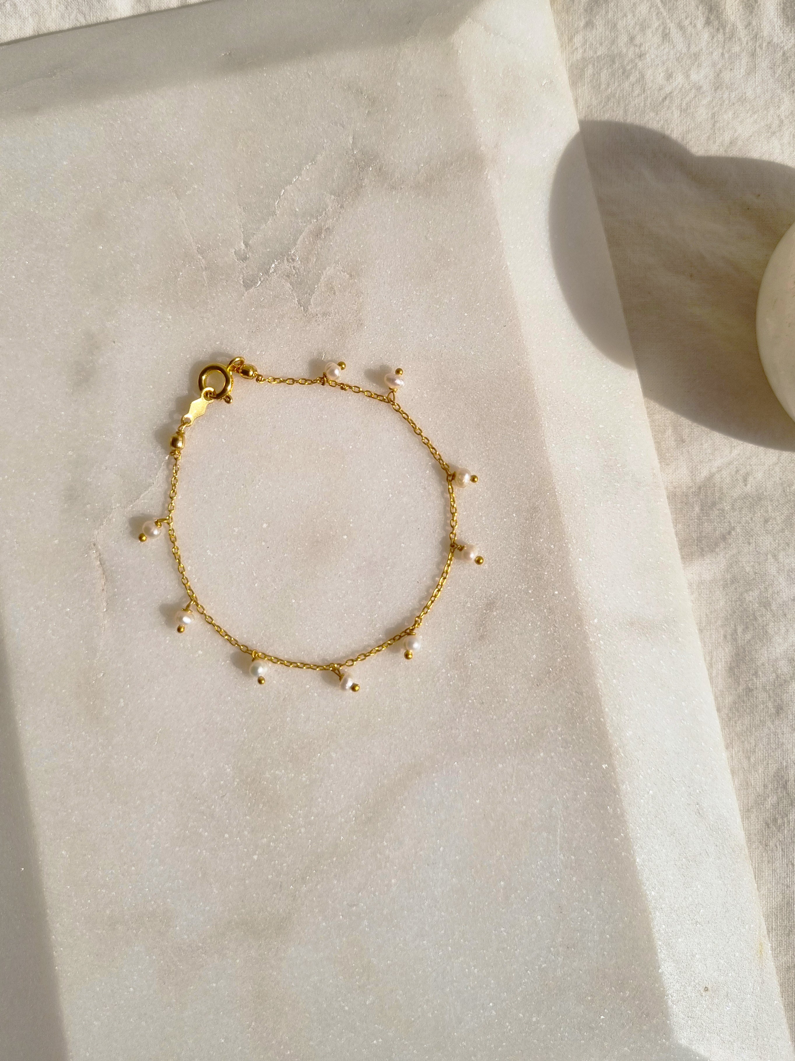 apiti- Pearl Baati Drop Bracelet