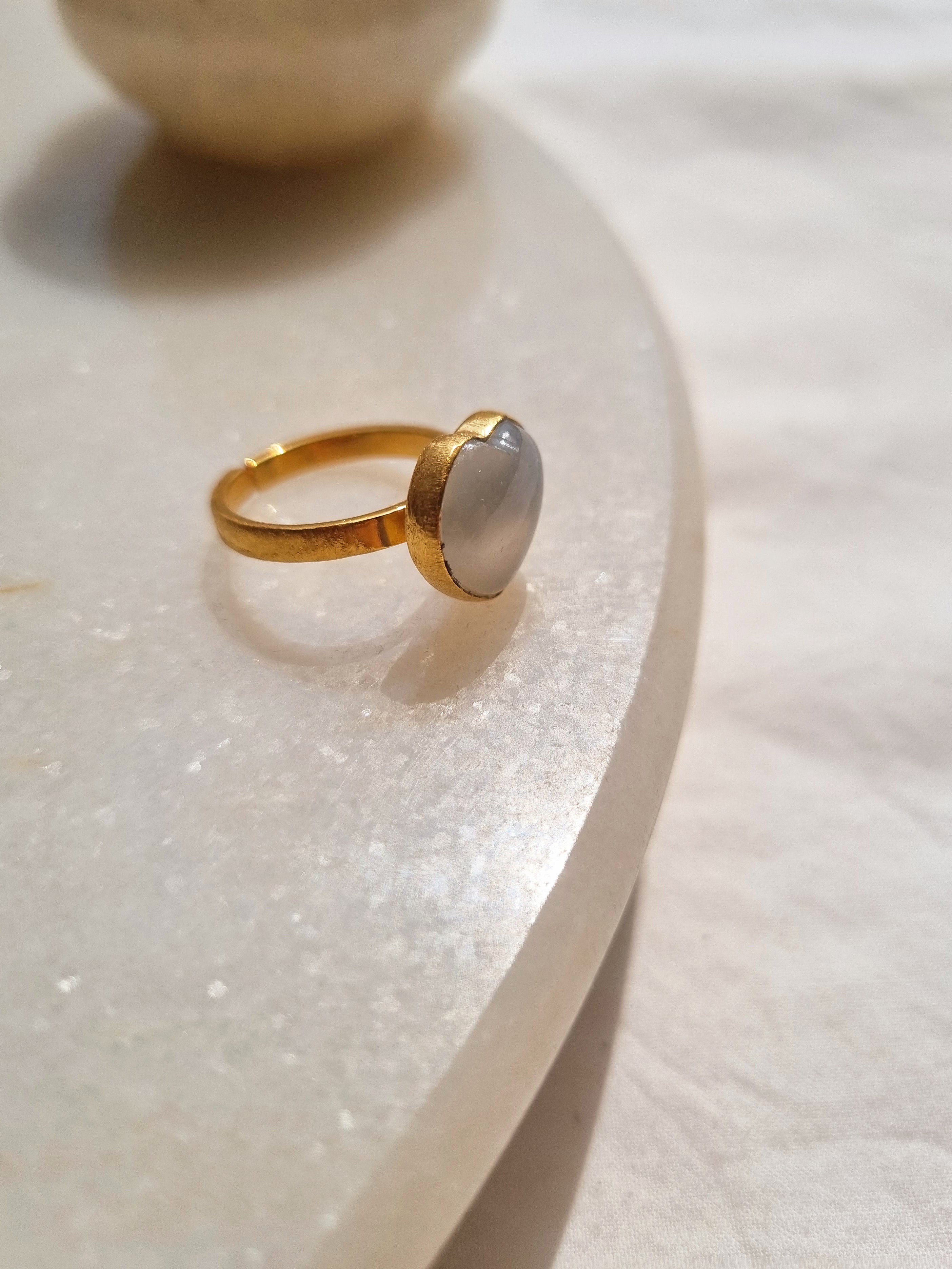 hart - White Moonstone Ring