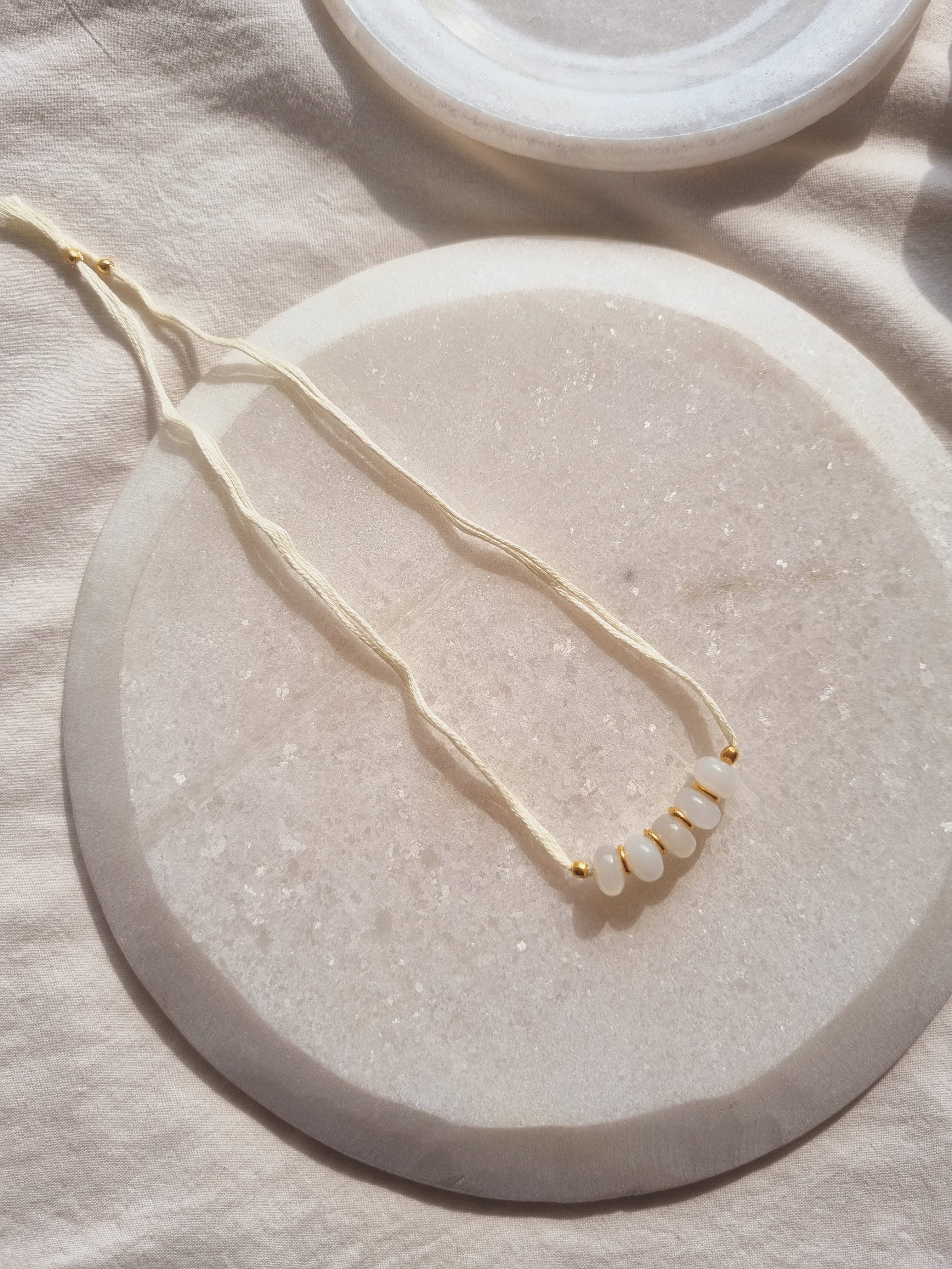 lasso - White Moonstone Baati Rakhi