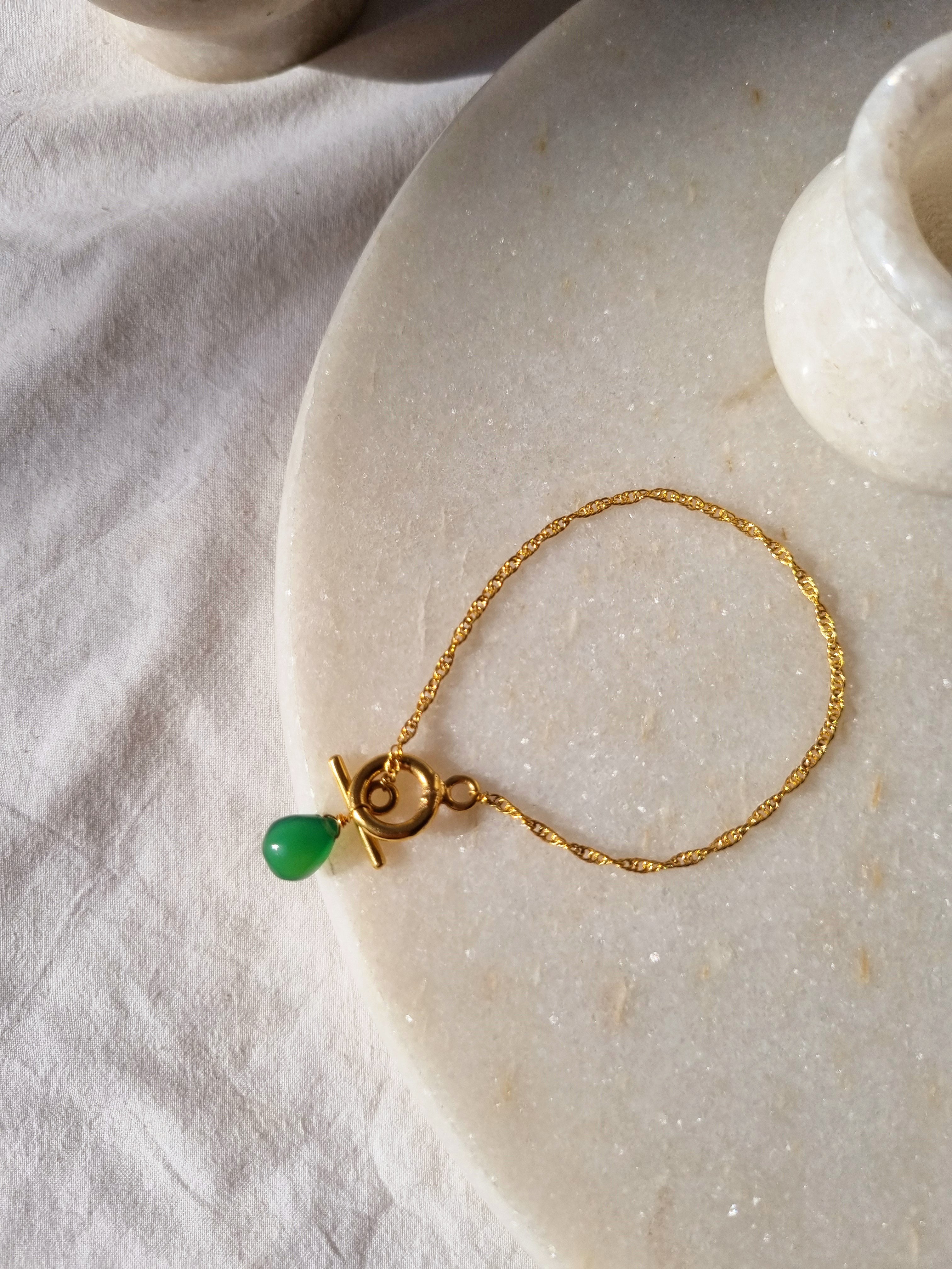 amahu - Green Onyx Almond Toggle Bracelet