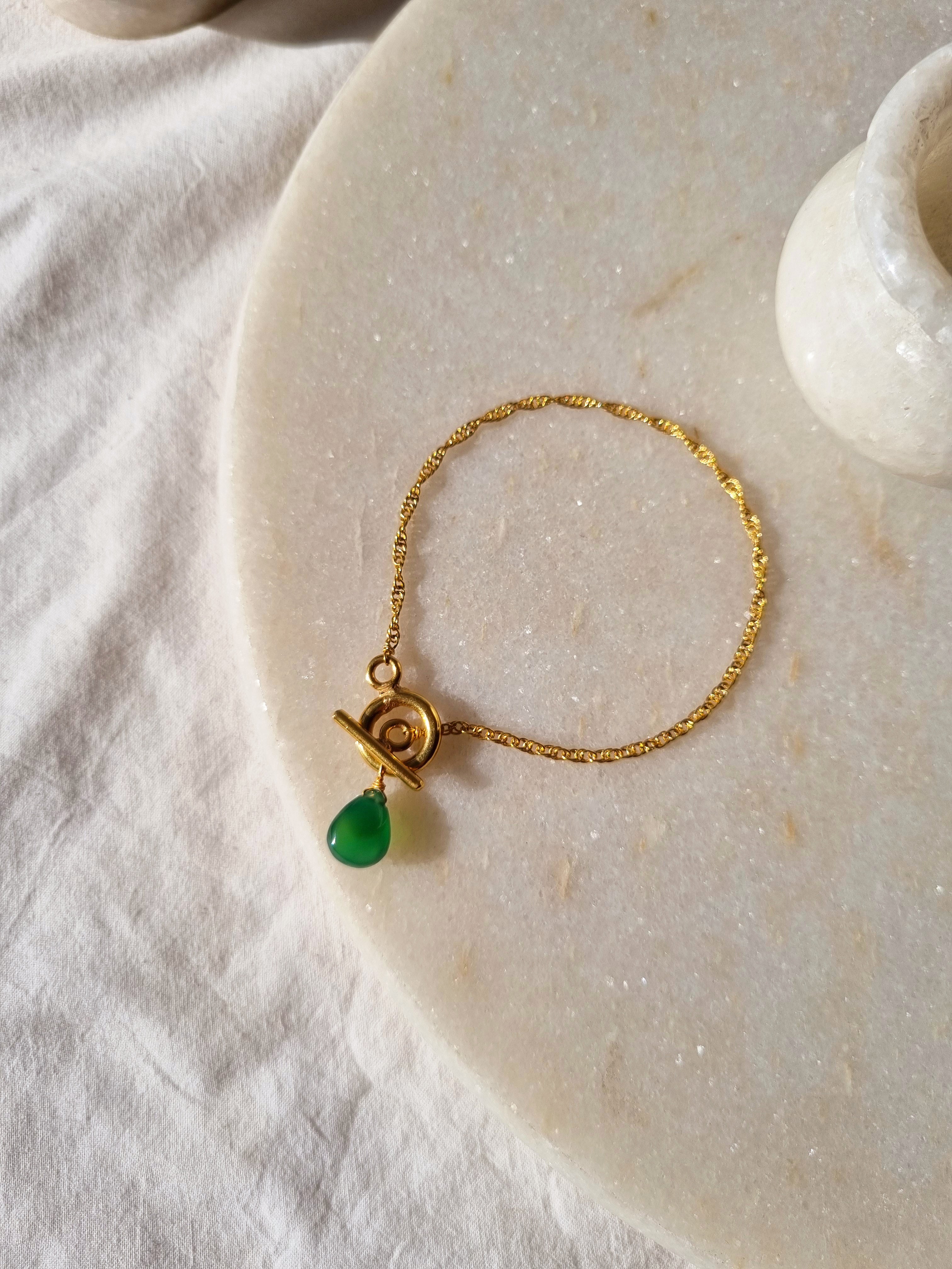 amahu - Green Onyx Almond Toggle Bracelet