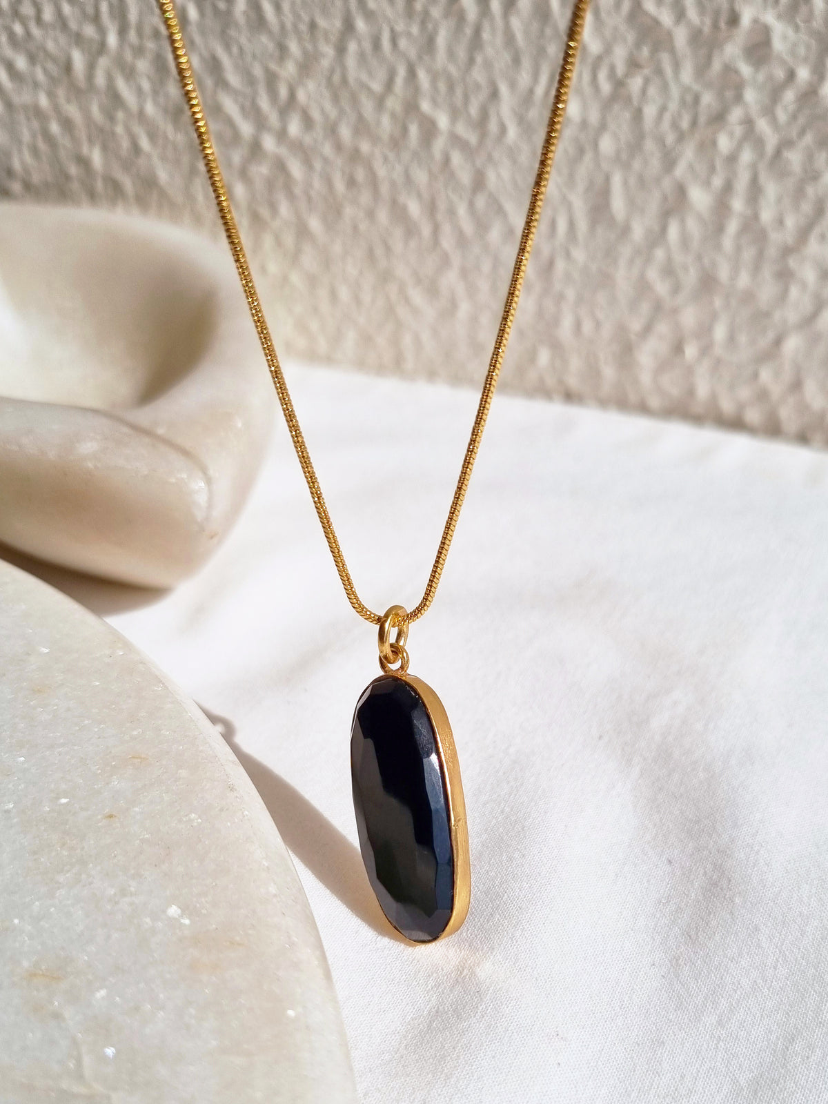 nira – Black Onyx Capsule Men's Pendant