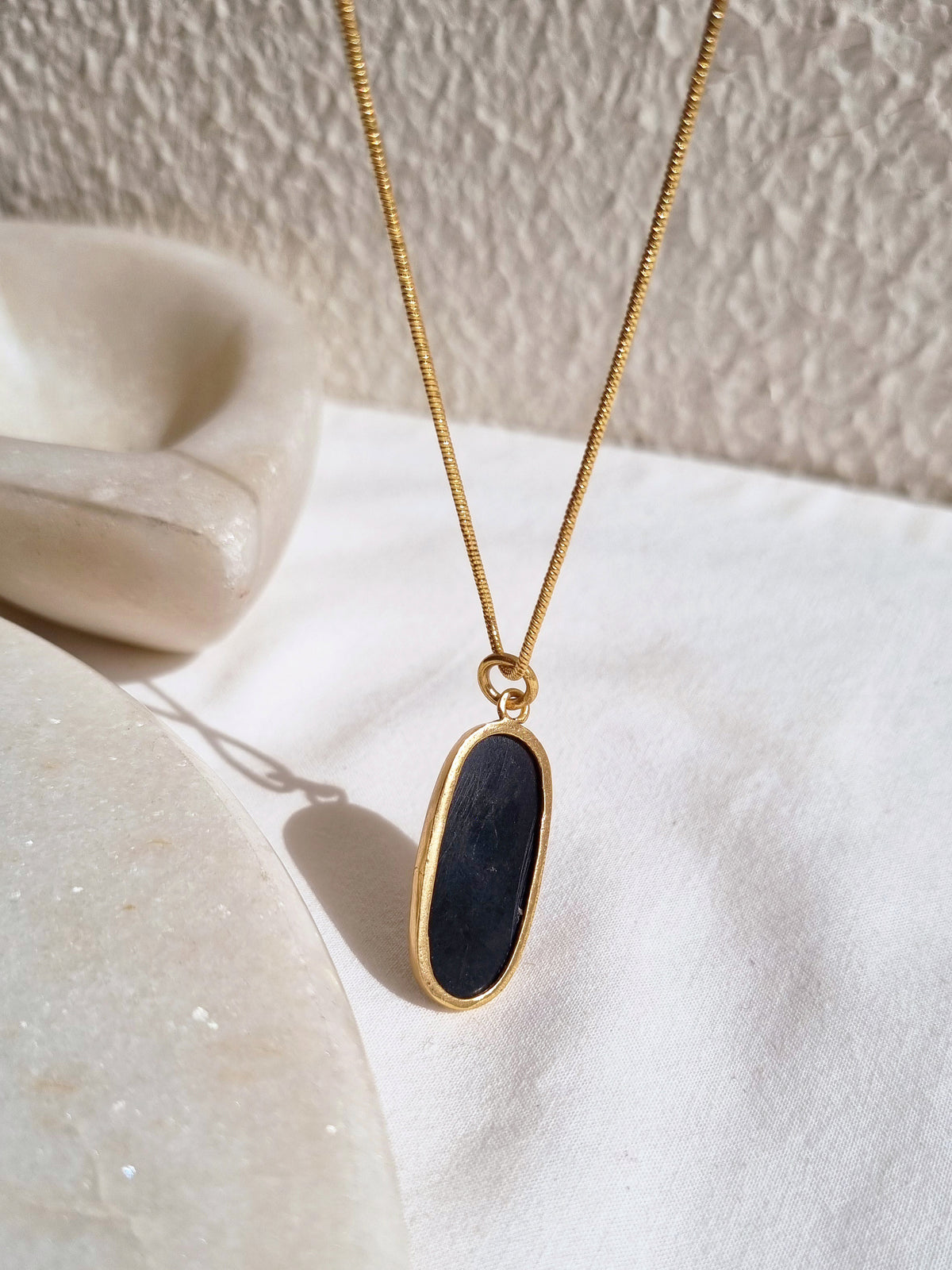 nira – Black Onyx Capsule Men's Pendant