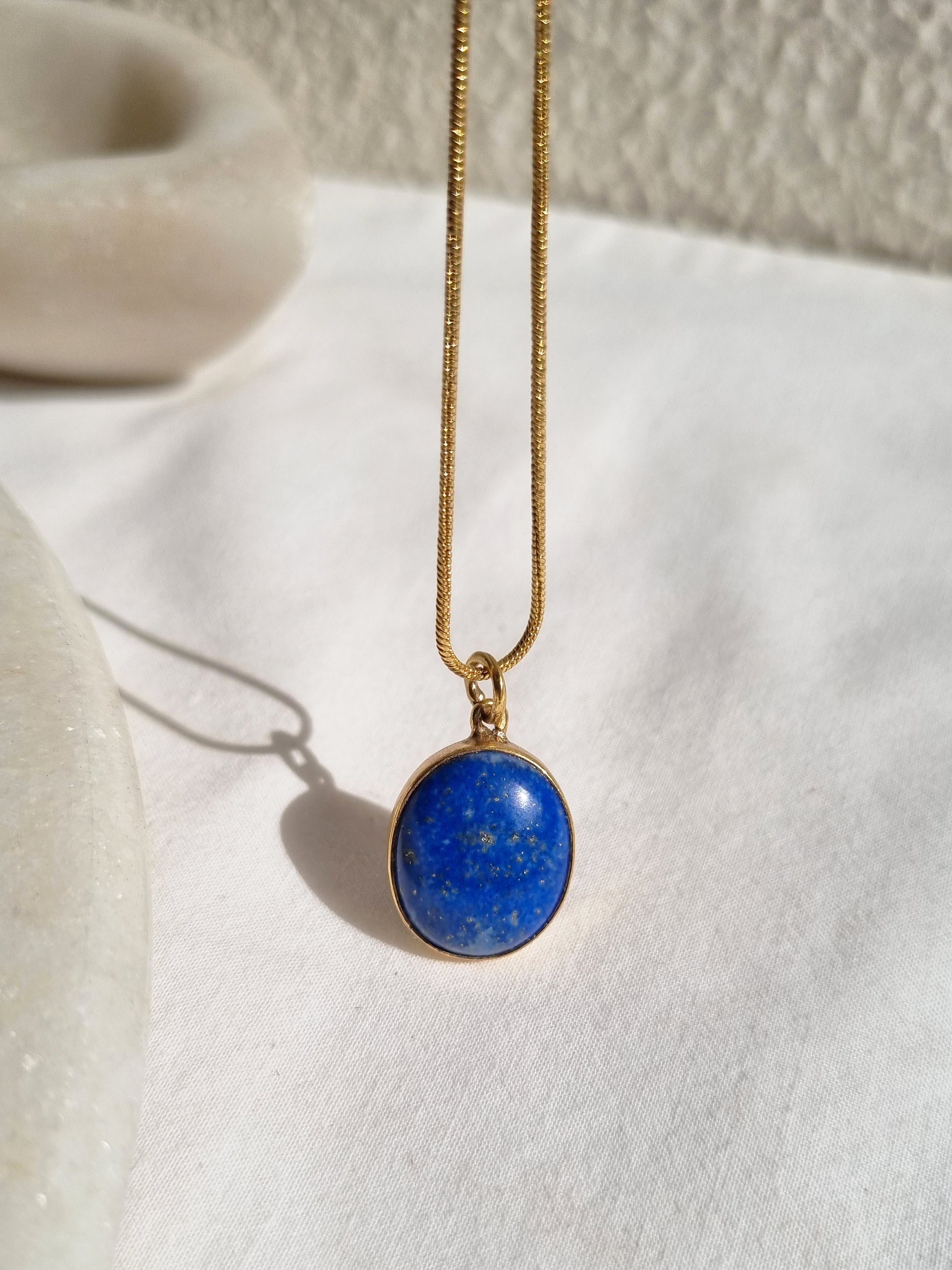 vana - Lapis Lazuli Oval Men's Pendant