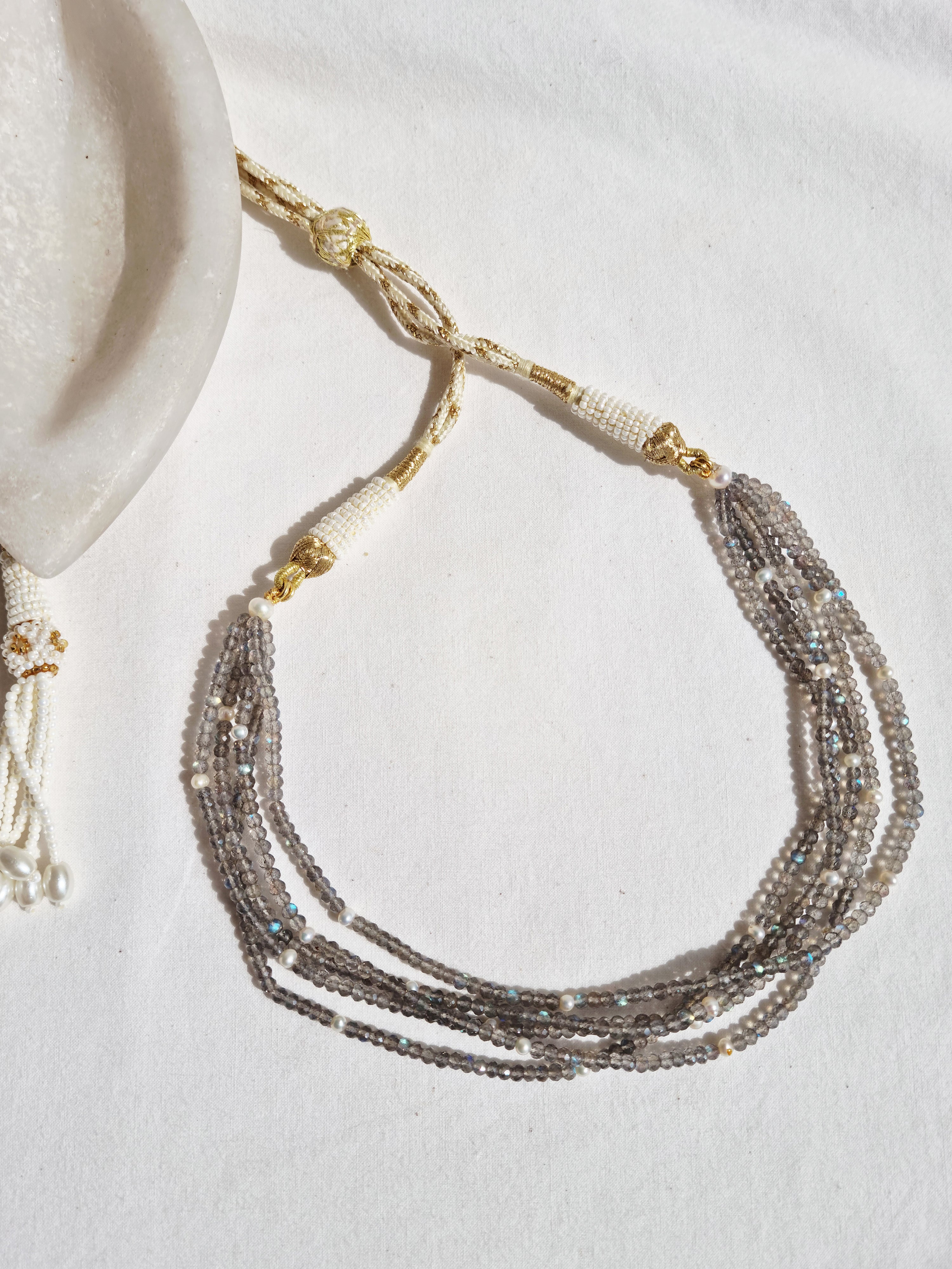 aveti - Labradorite Pearl Panchmala Choker