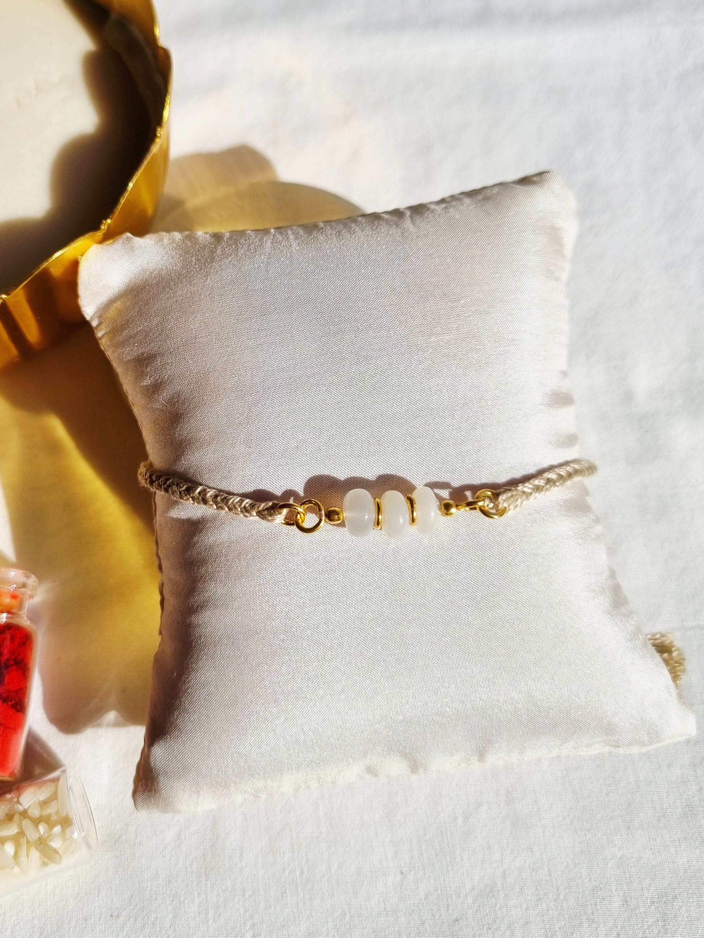 lasso - White Moonstone Baati Rakhi