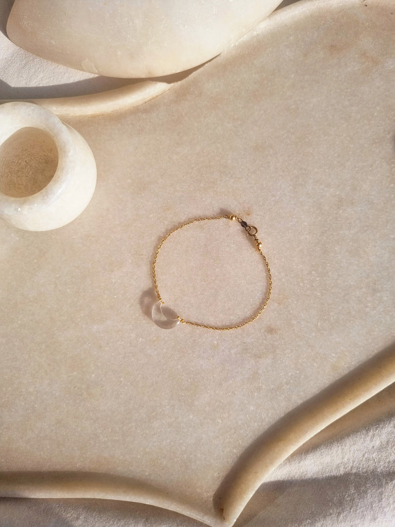 vídhyay - Clear quartz Luna Bracelet
