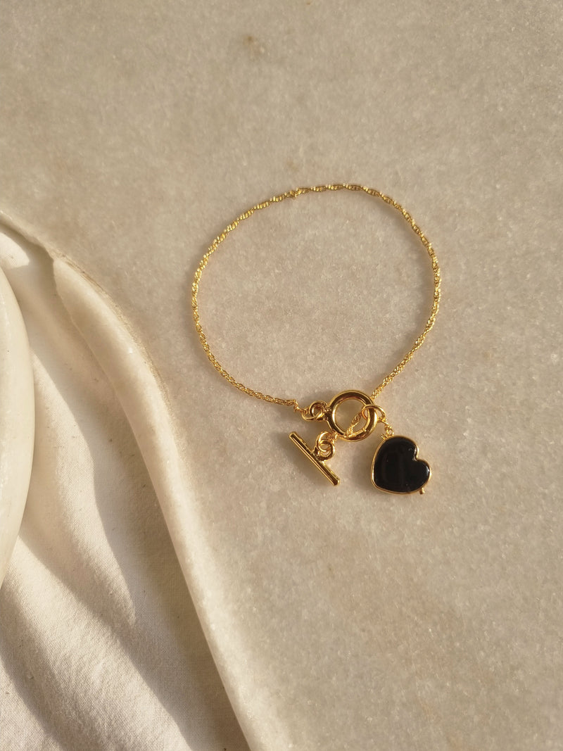 haṛ́t - Black Onyx Heart Toggle Bracelet