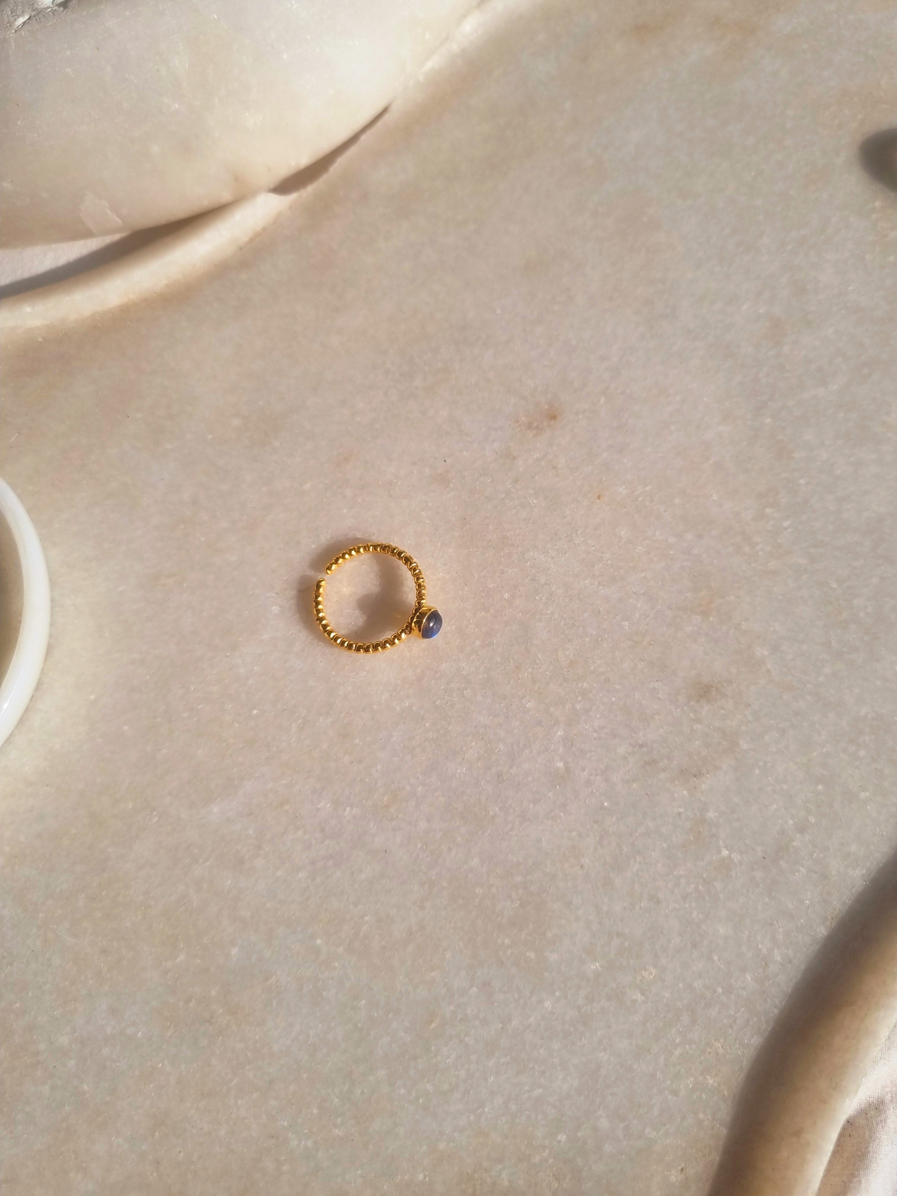 sukra - Labradorite Venus Ring