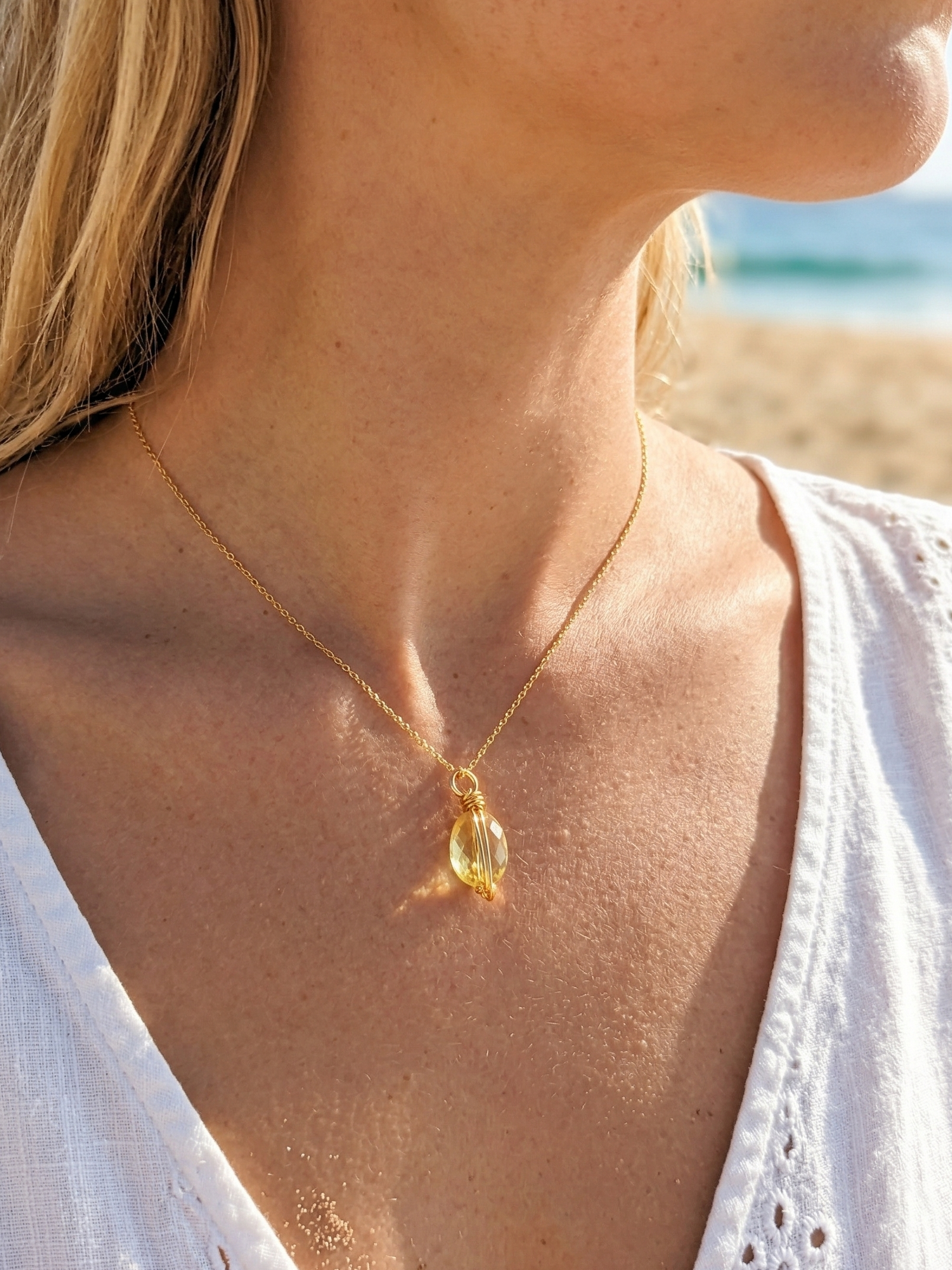 aurah - Lemon Quartz Wire Wrap Pendant