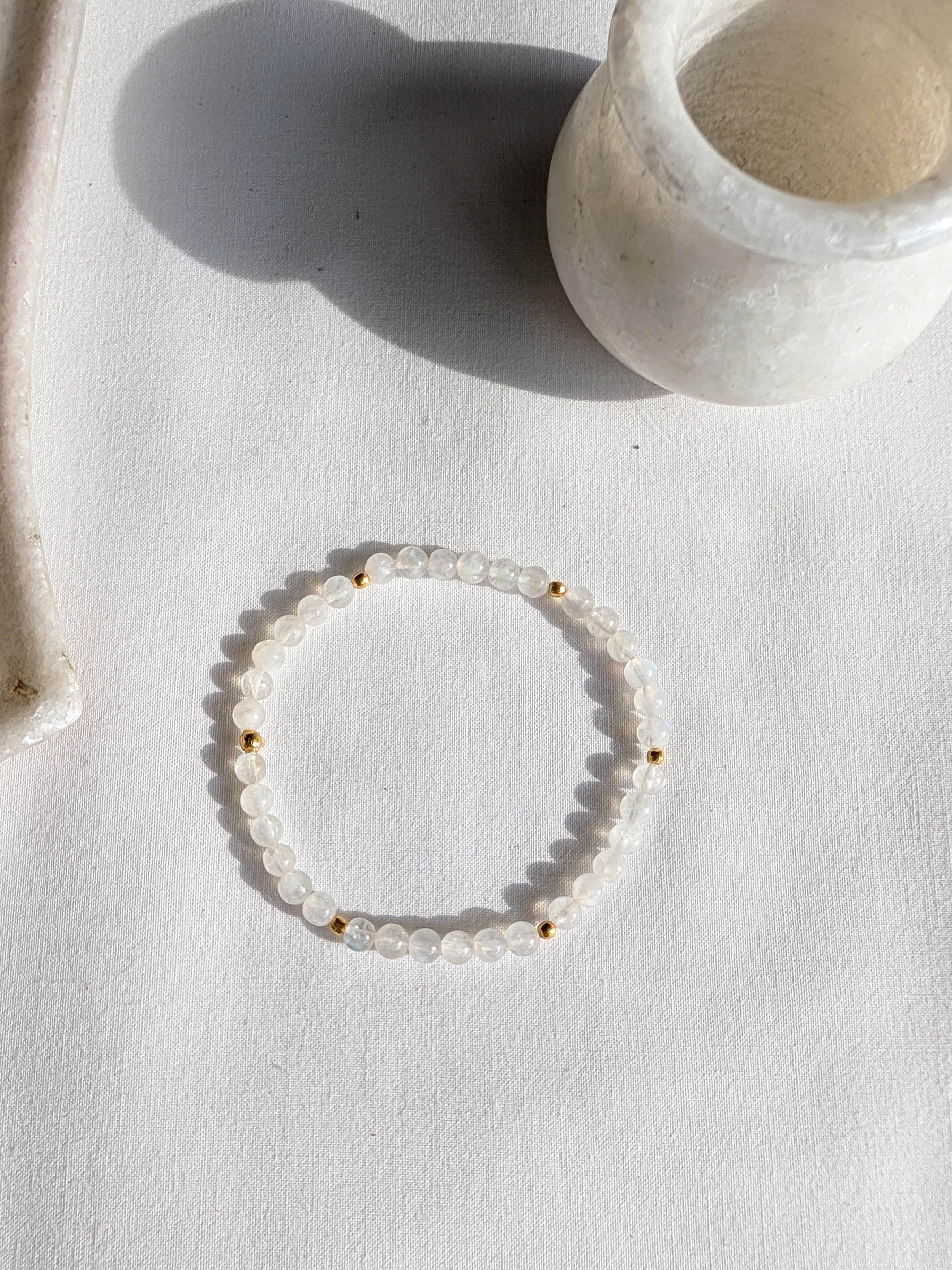 urja - Rainbow Moonstone Round Stretch Bracelet