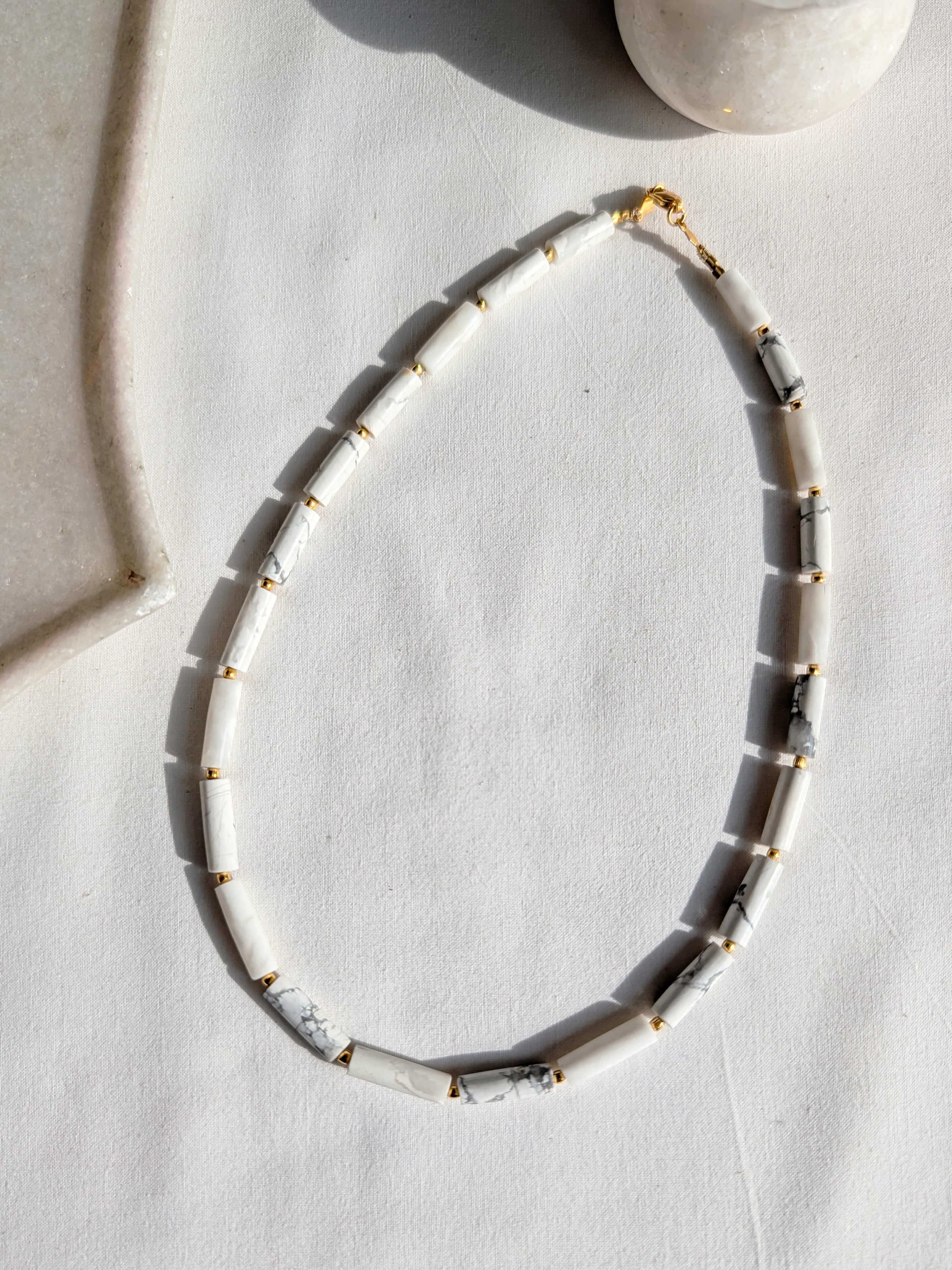 miha - Howlite Tube Choker