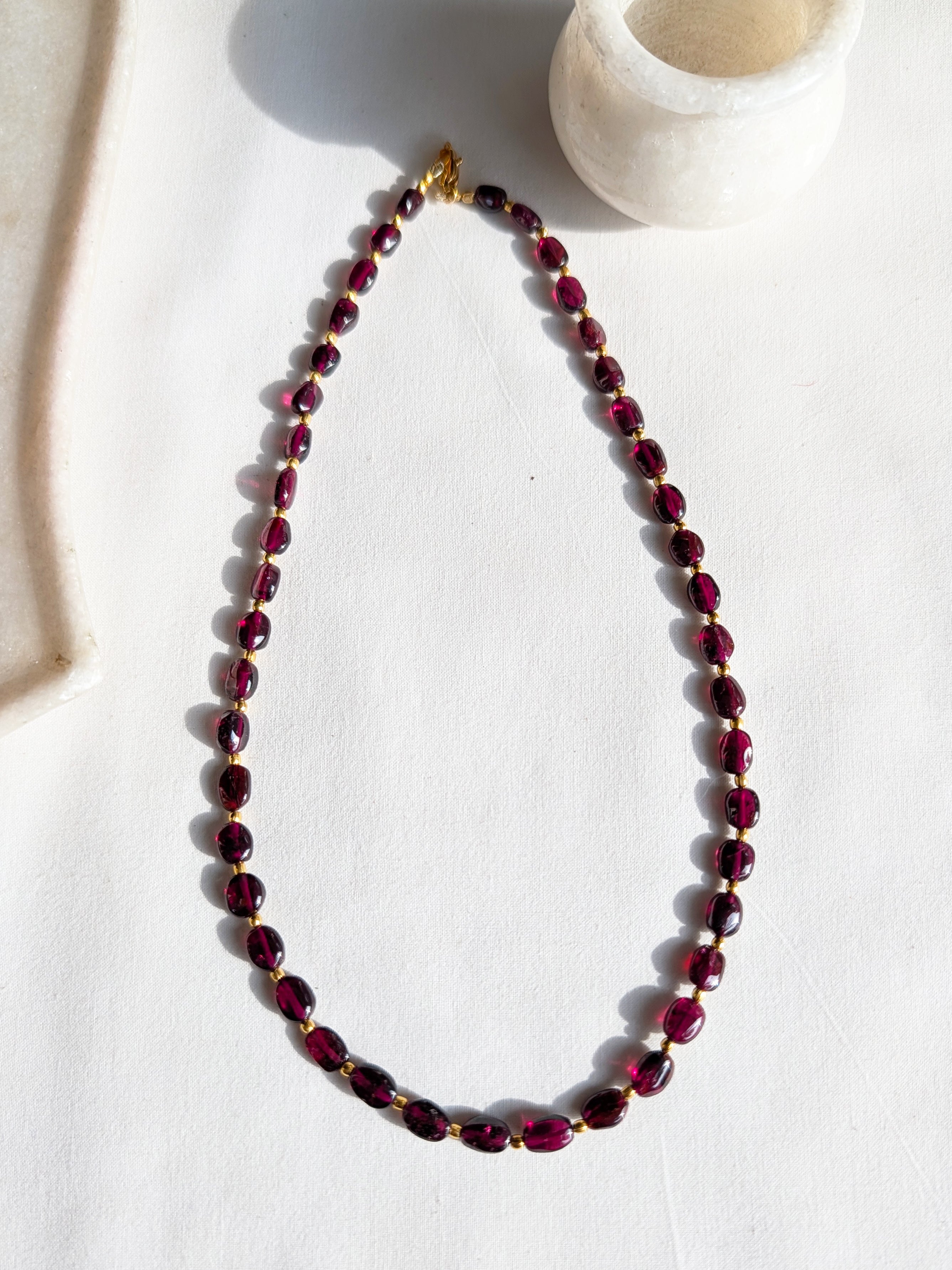 kirat - Garnet Oval Choker