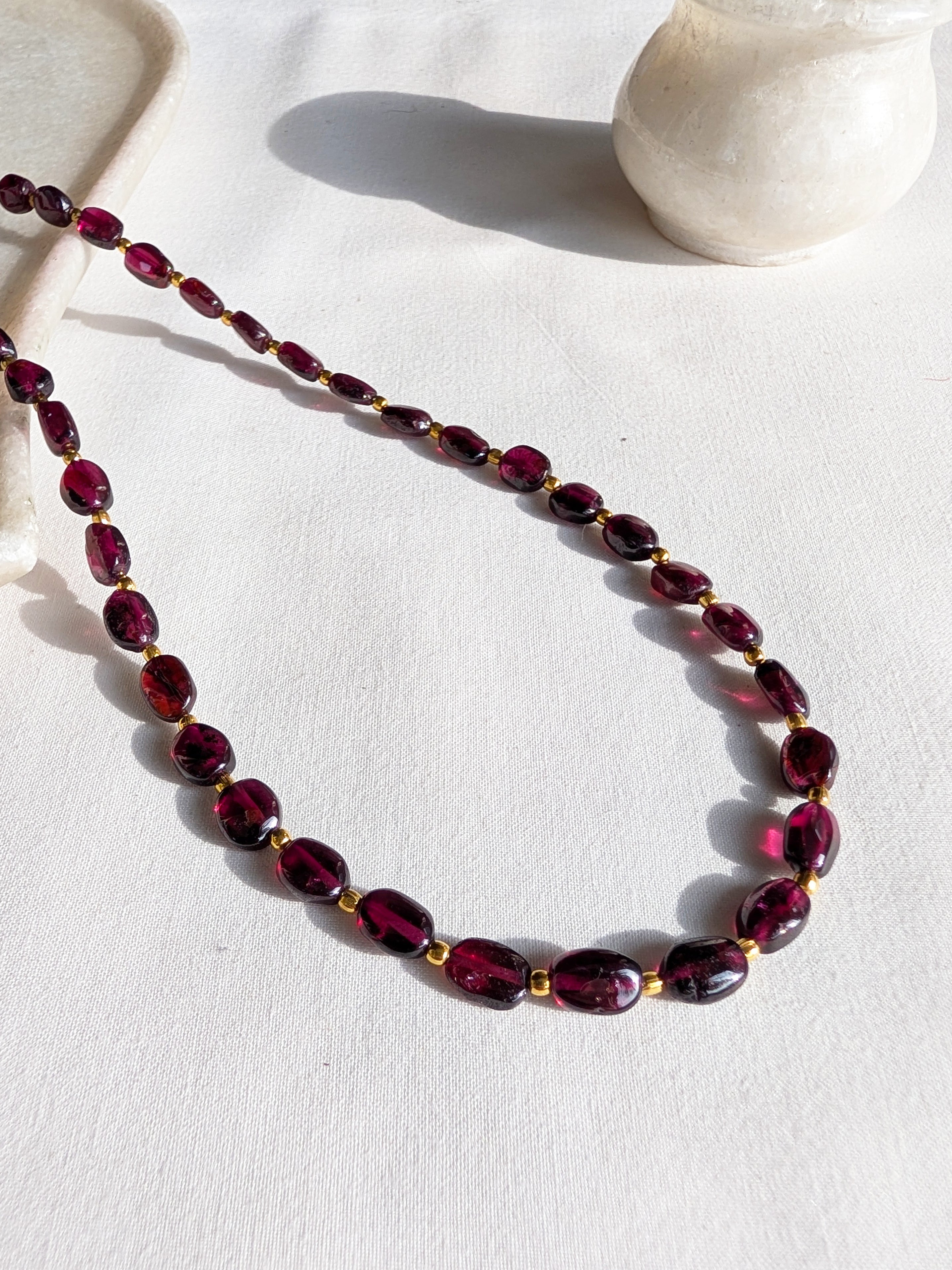 kirat - Garnet Oval Choker