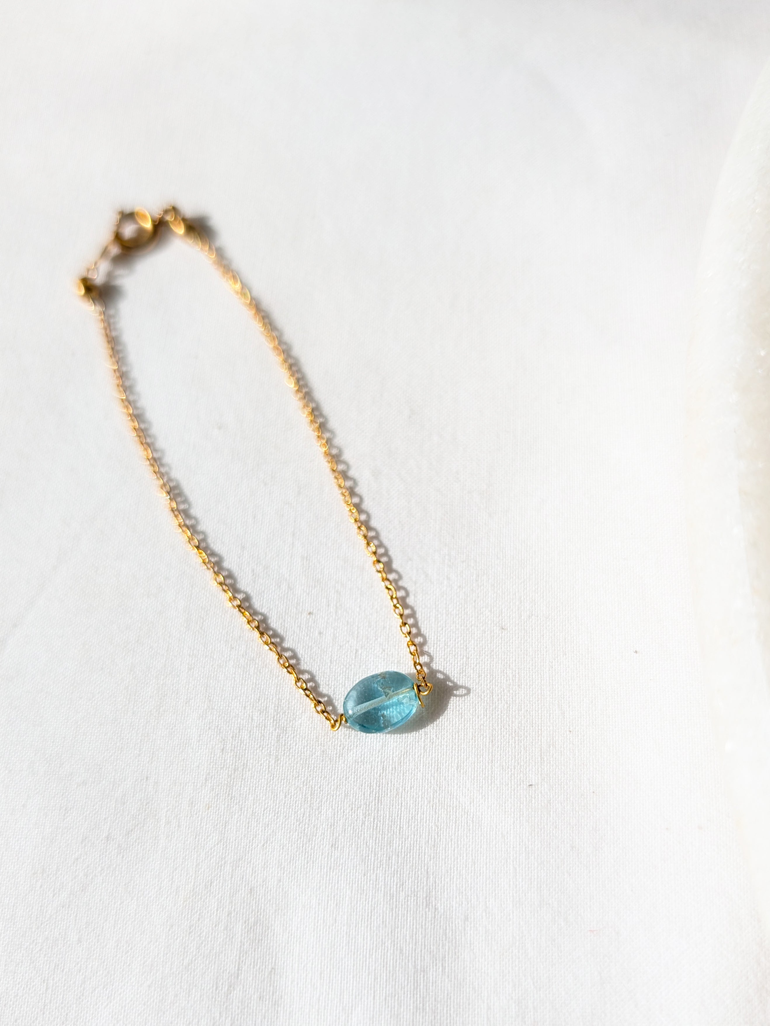 kesya - Apatite Oval Bracelet