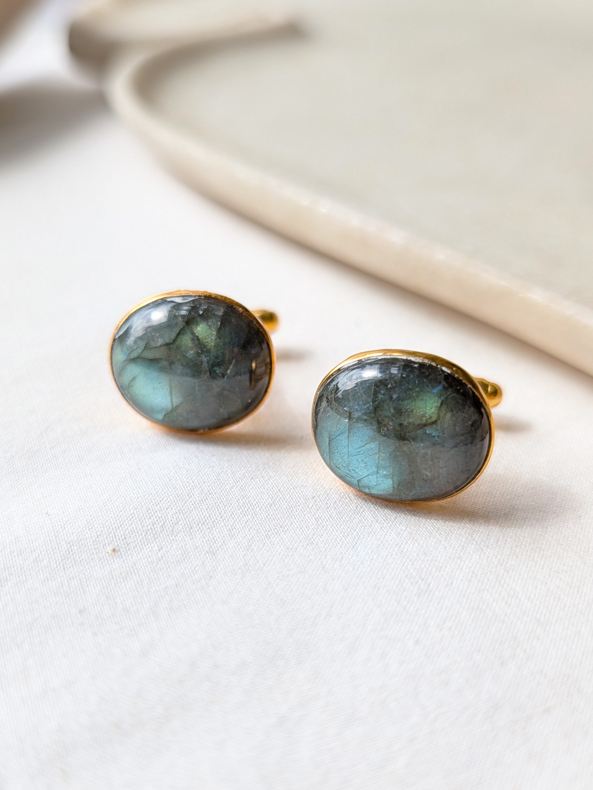vanae - Labradorite Oval Cufflinks