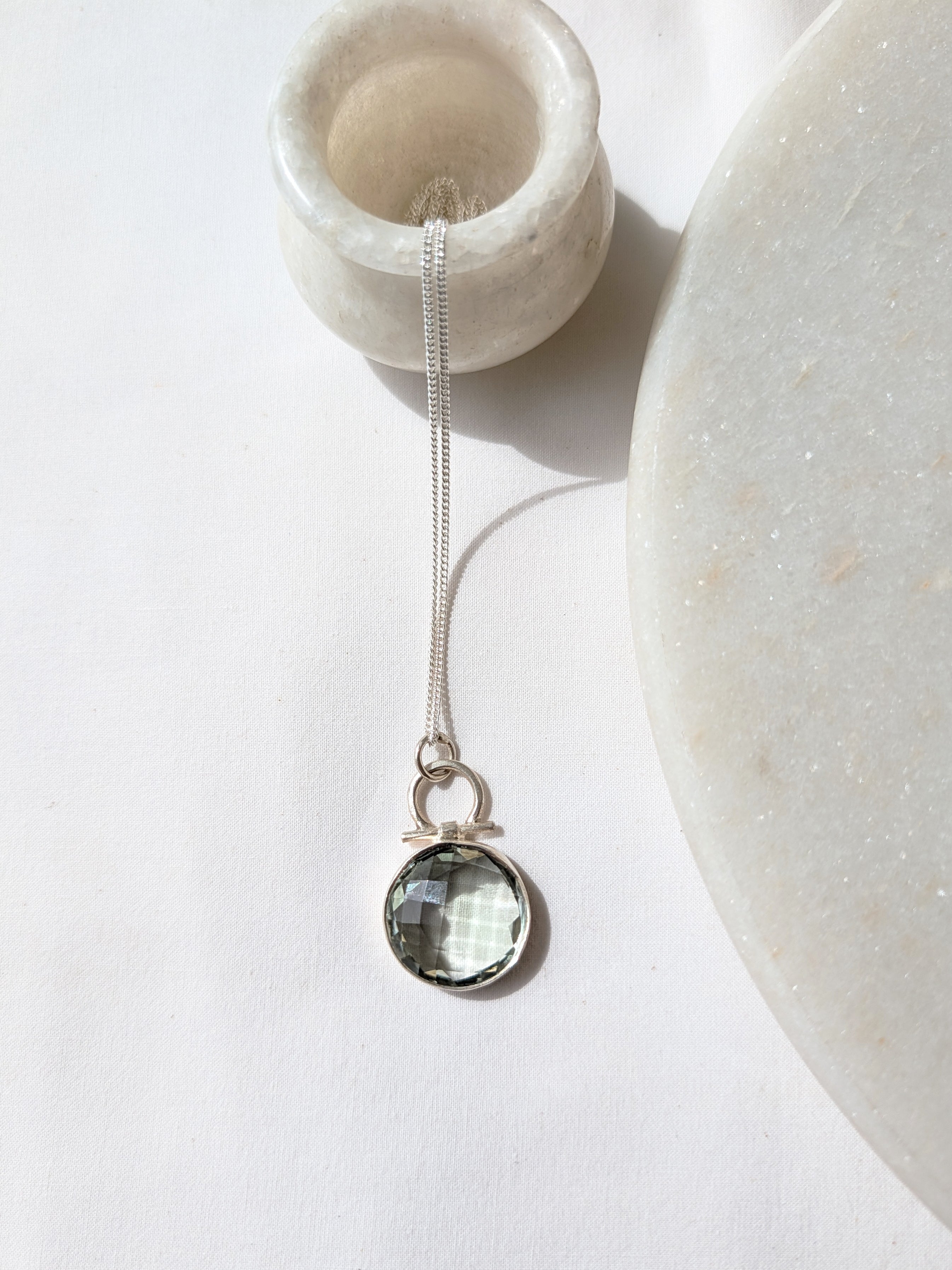 vyat- Green Amethyst Round Toggle Pendant
