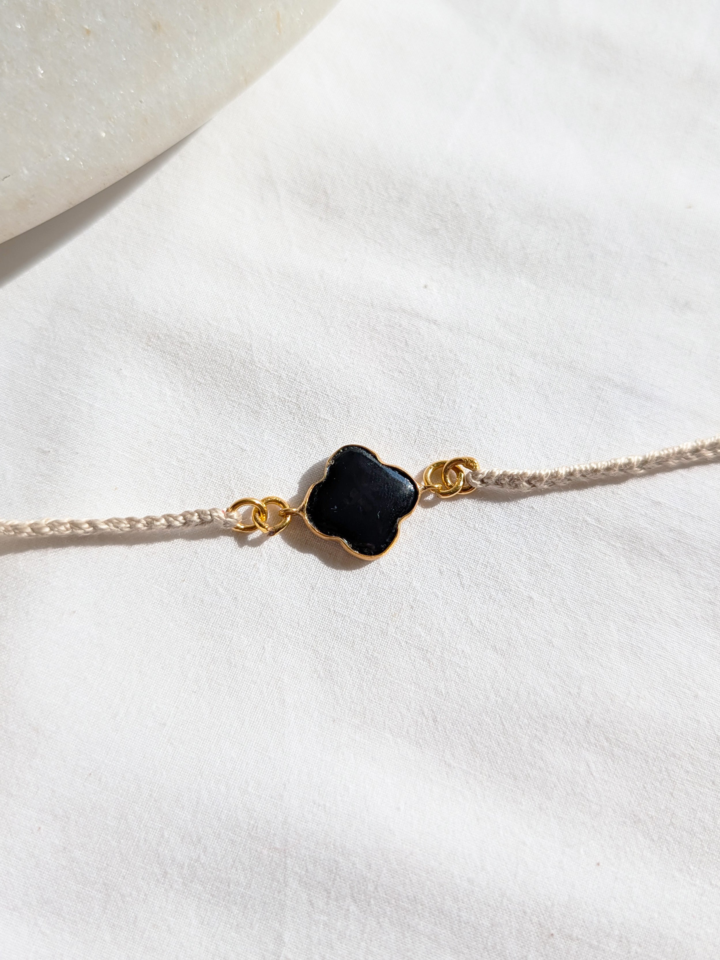 kasana - Black Onyx Clover Charm Rakhi