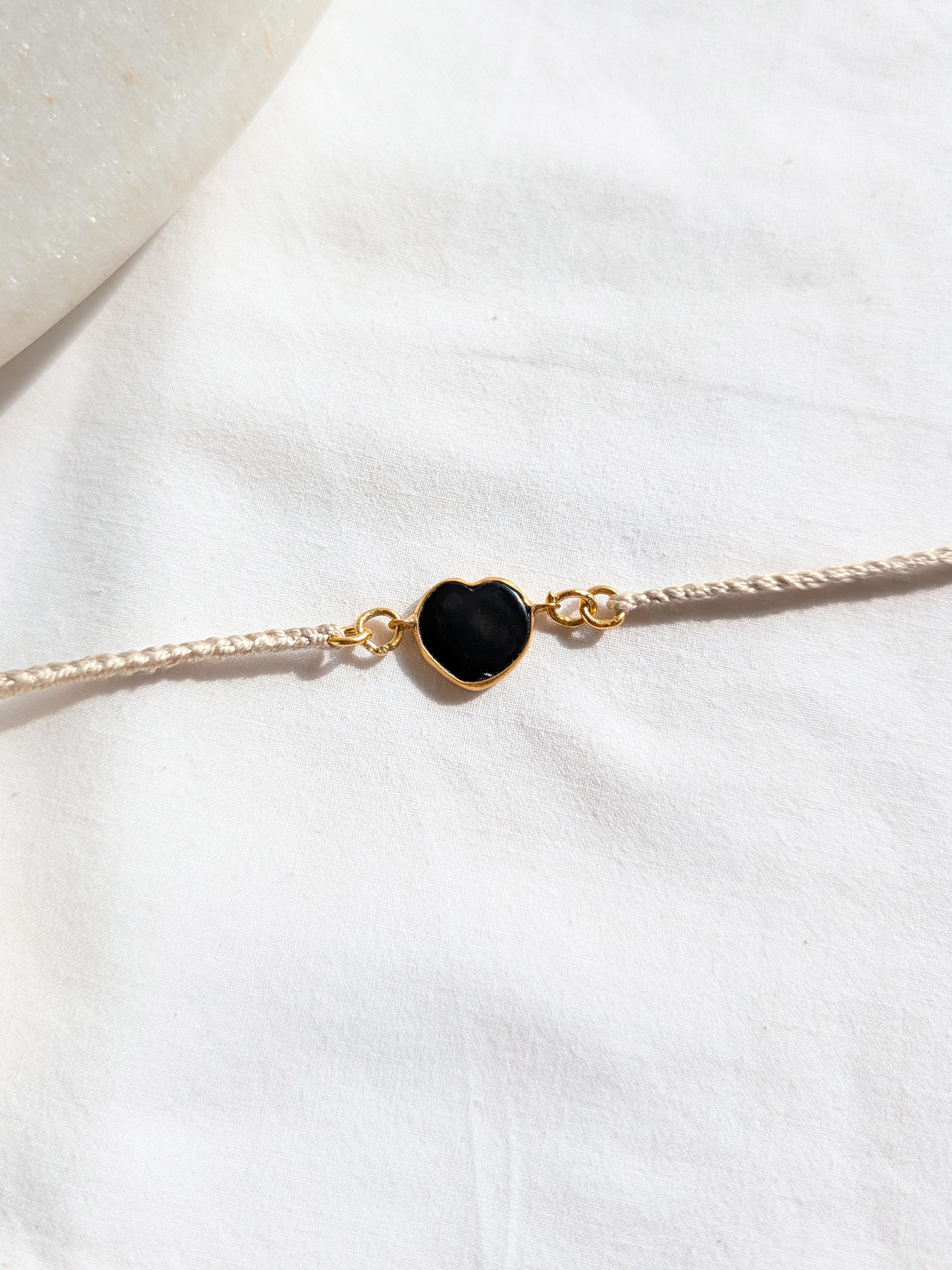 hart - Black Onyx Heart Charm Rakhi