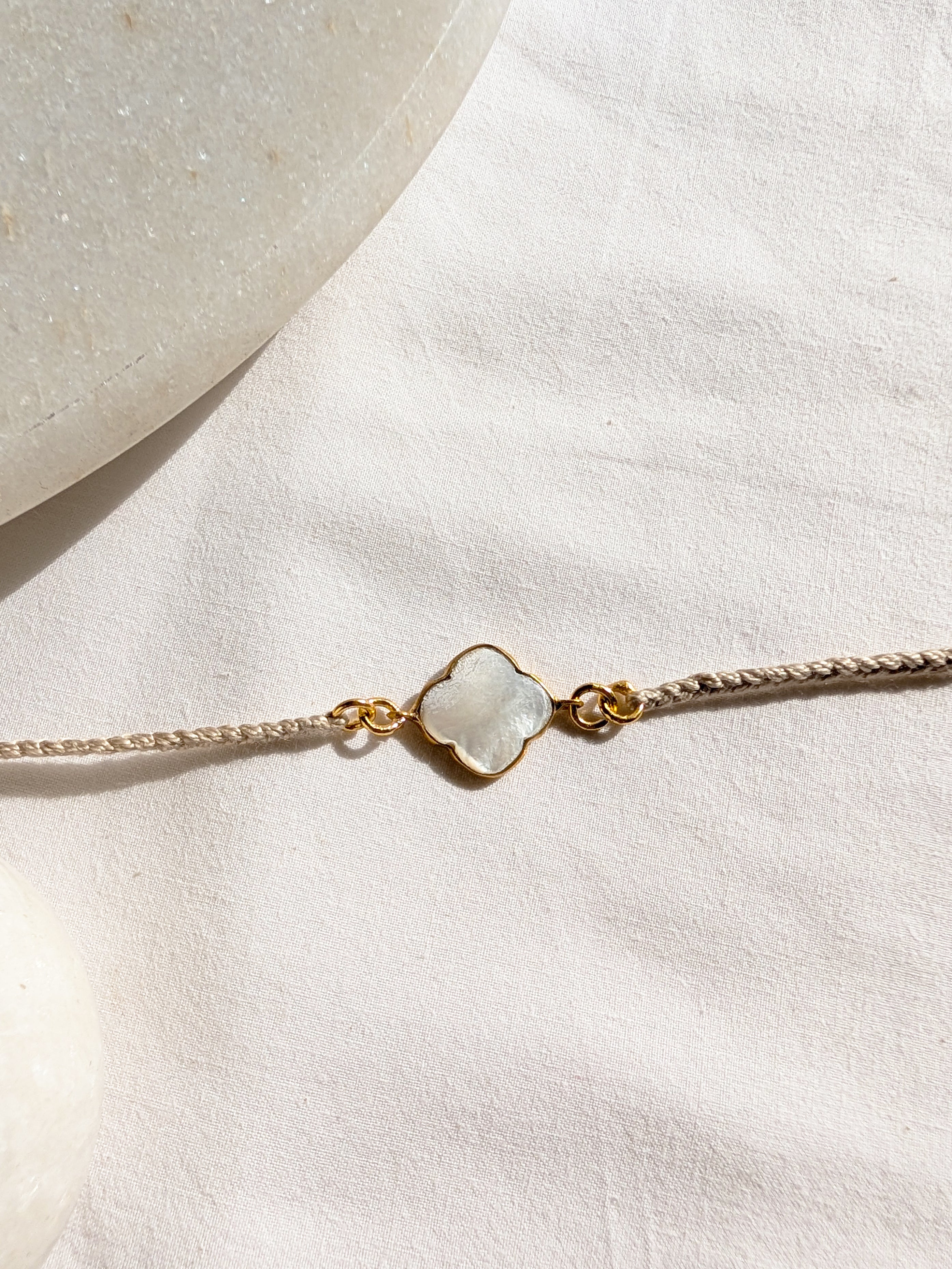 kasana - Mother of Pearl Clover Charm Rakhi