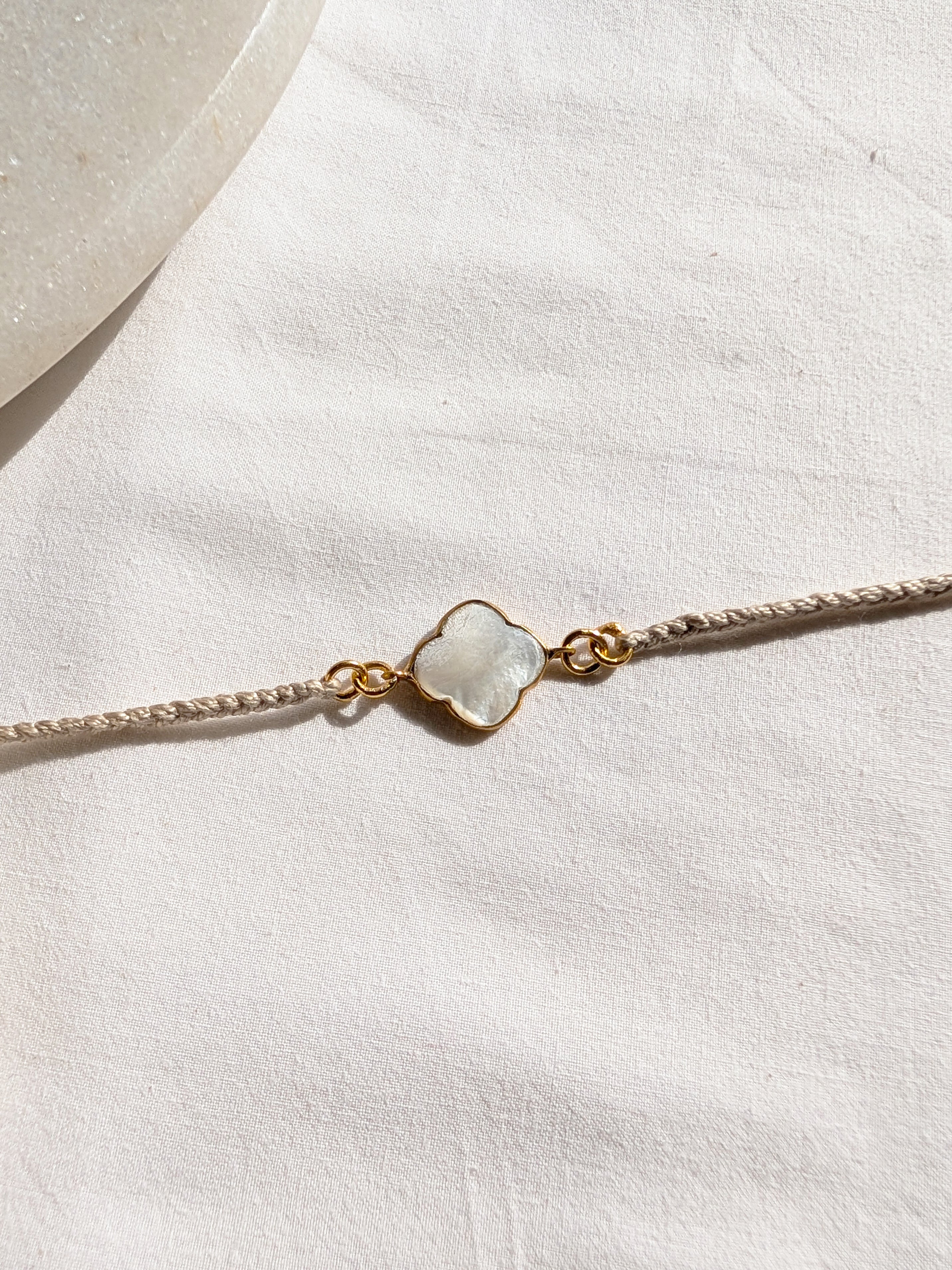 kasana - Mother of Pearl Clover Charm Rakhi