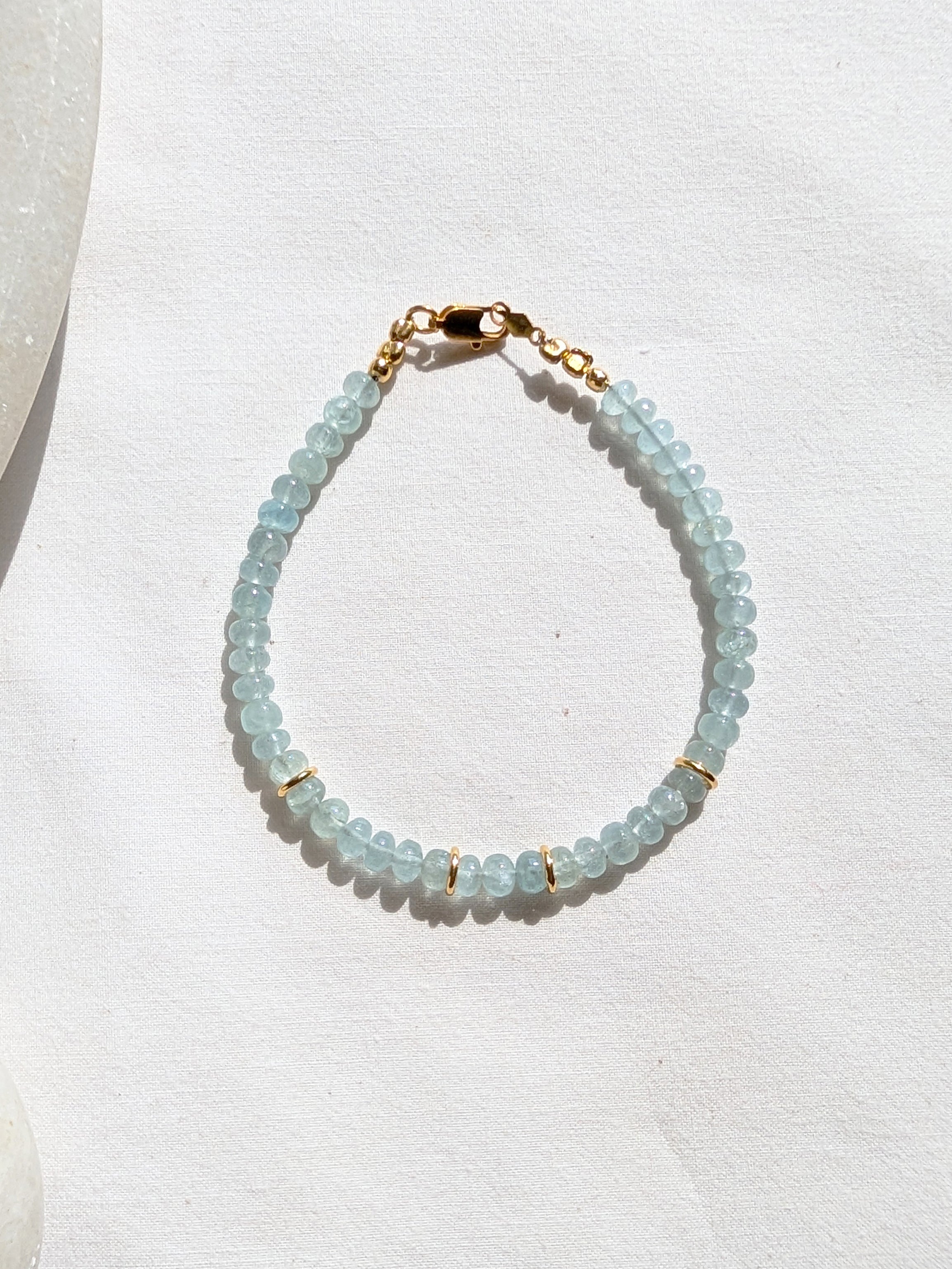 jiva - Aquamarine Baati Beaded Bracelet