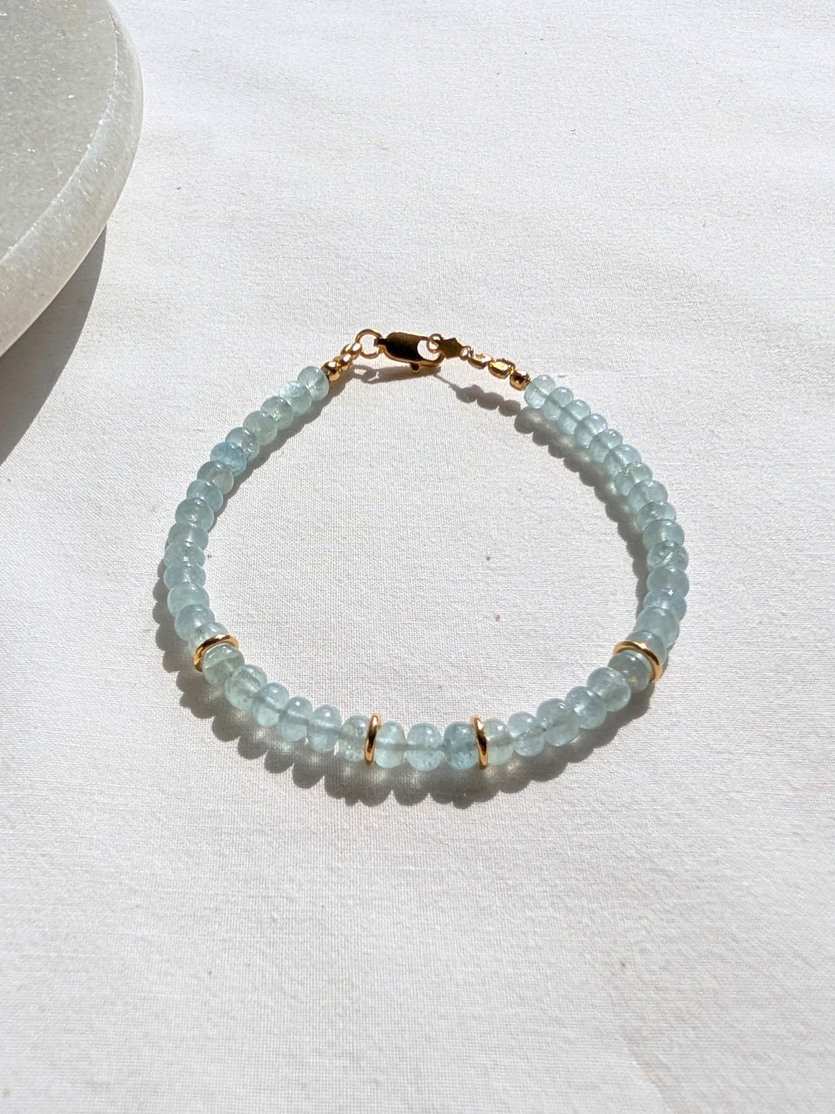 jiva - Aquamarine Baati Beaded Bracelet