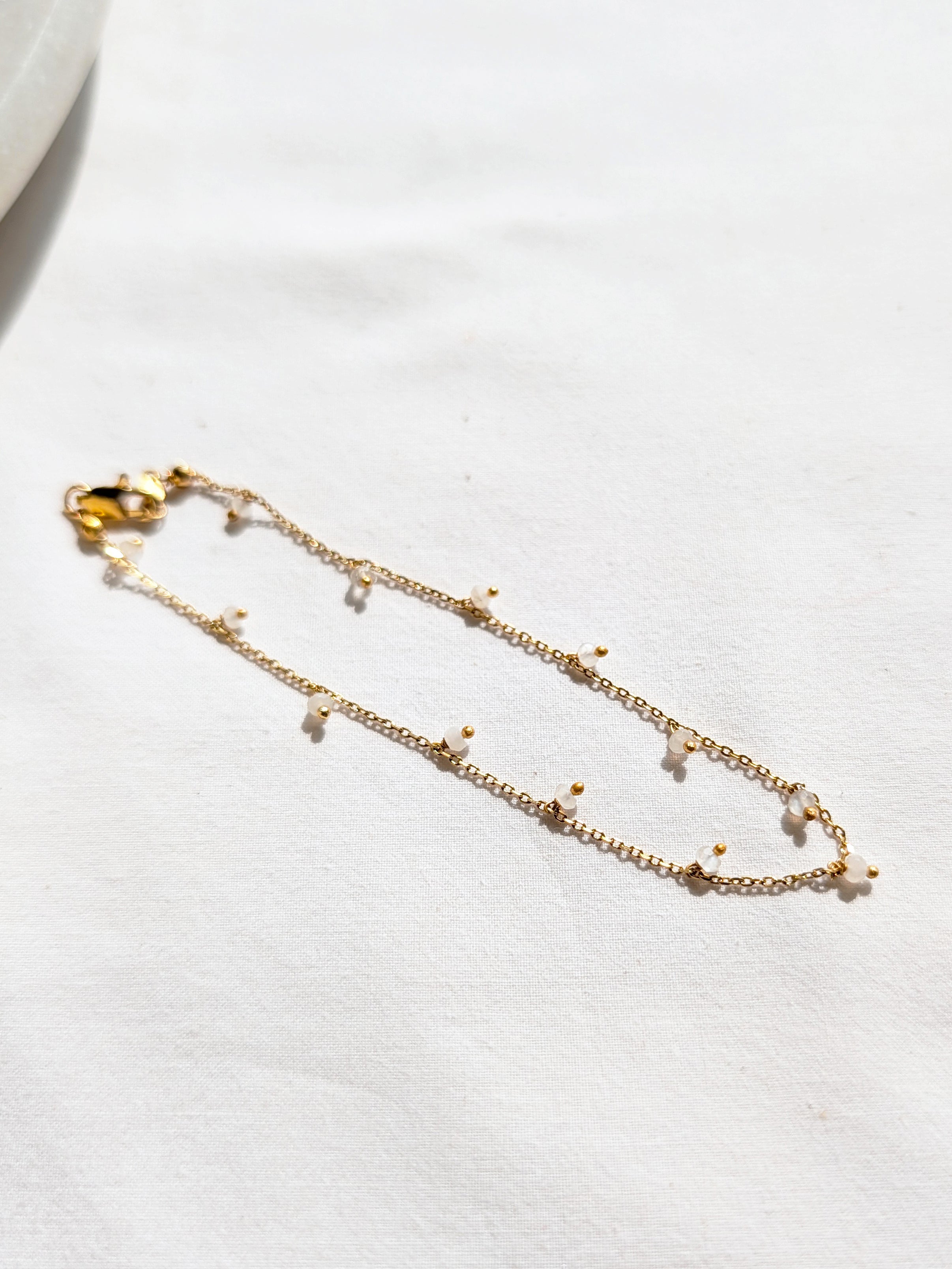 apita - White Moonstone Baati Drop Anklet