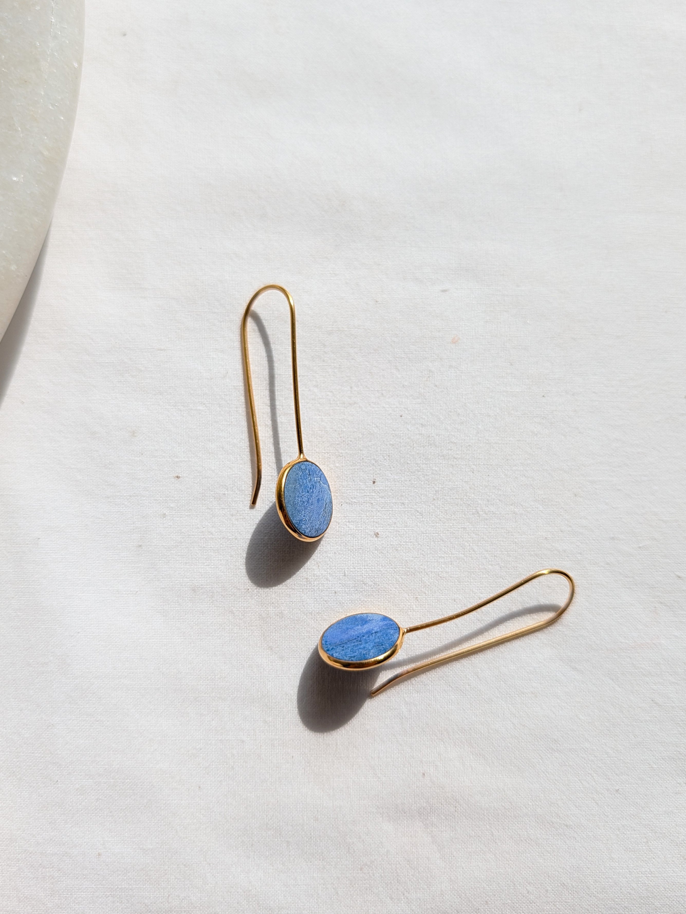ayas - Lapis Lazuli Round Earwire