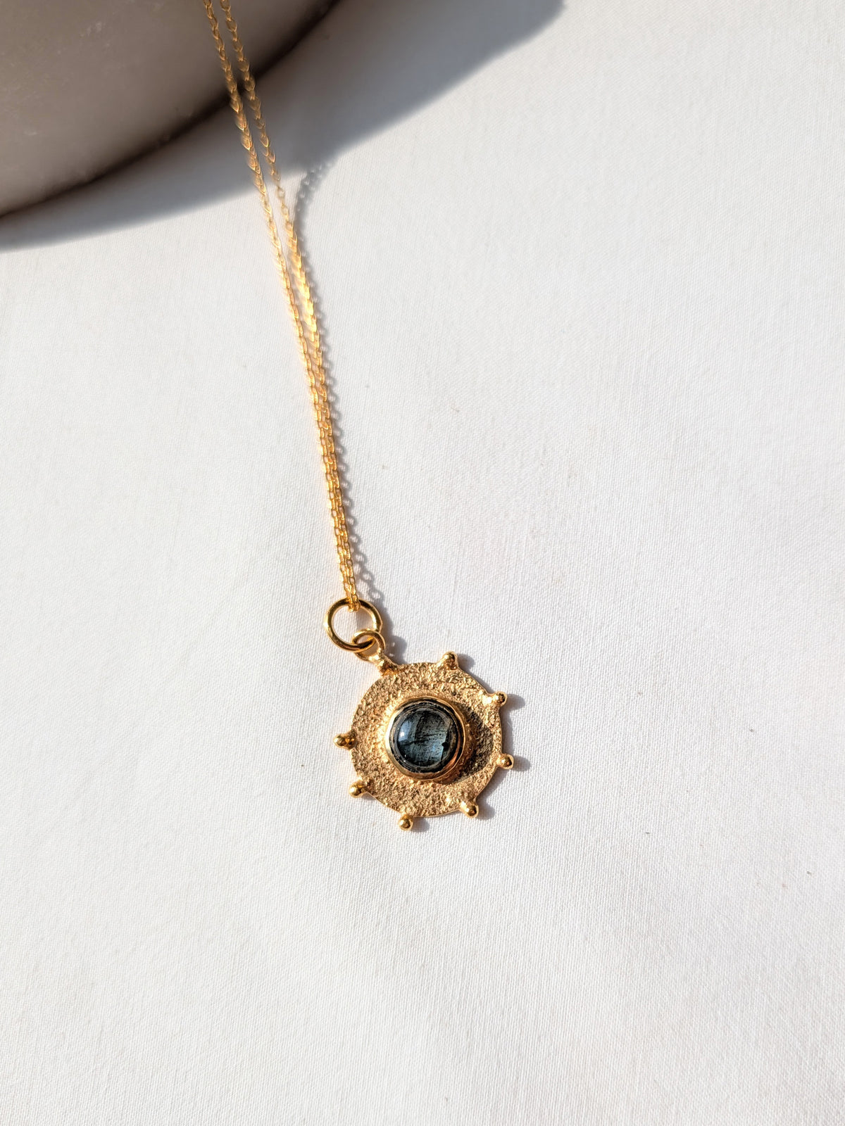 arka - Labradorite Halo Pendant