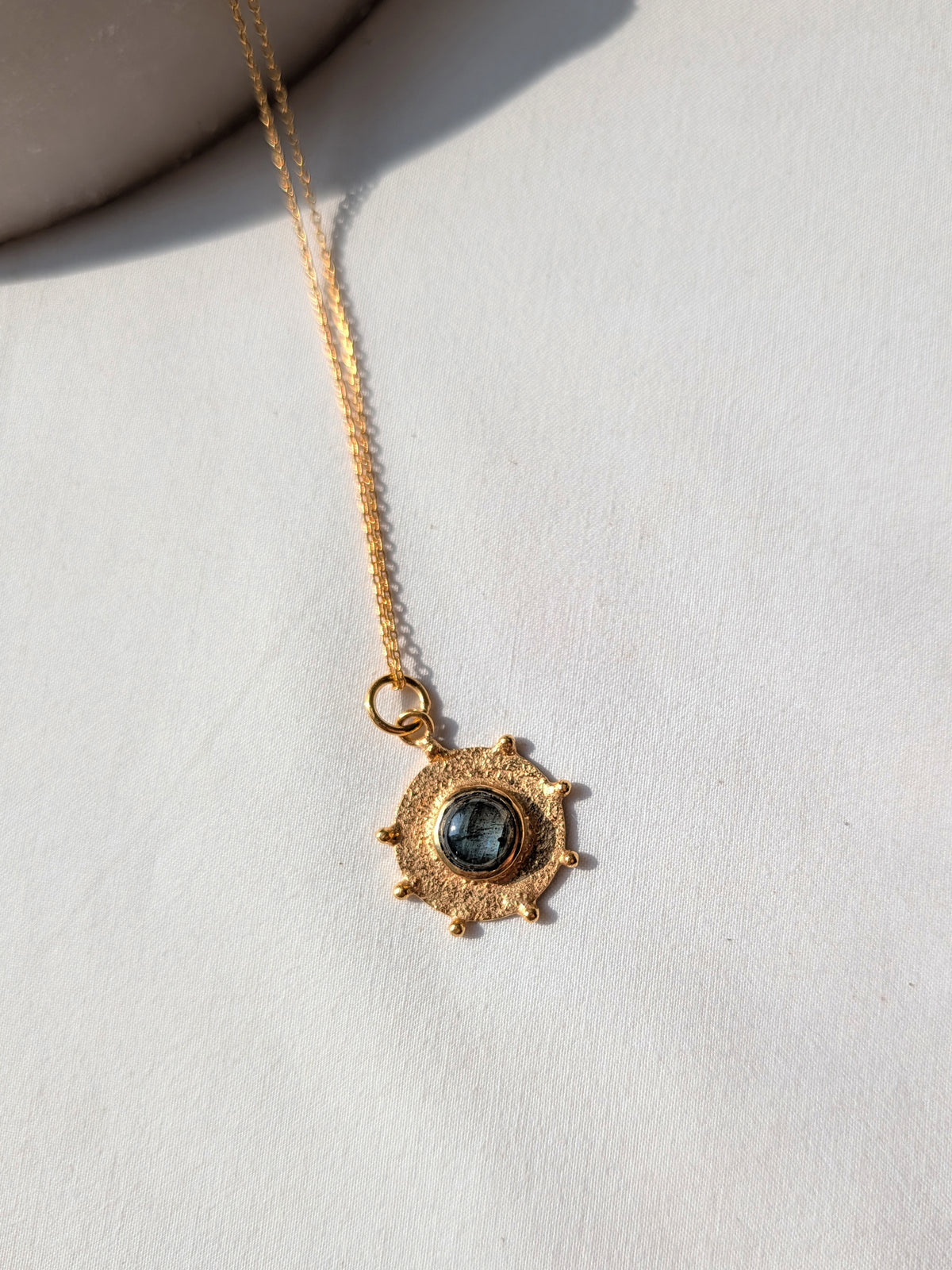 arka - Labradorite Halo Pendant
