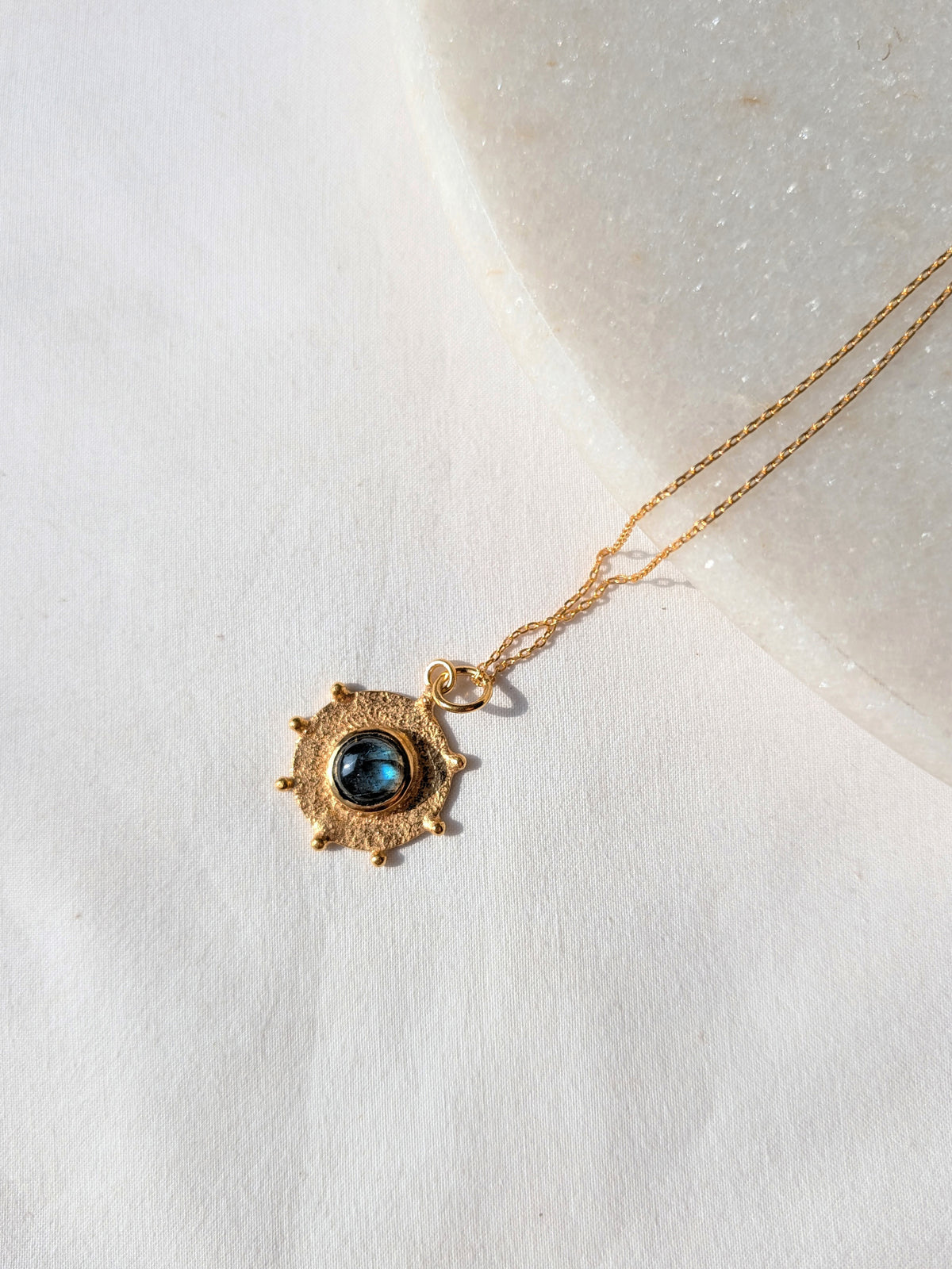 arka - Labradorite Halo Pendant