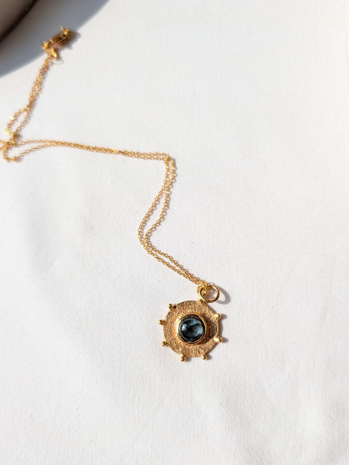 arka - Labradorite Halo Pendant