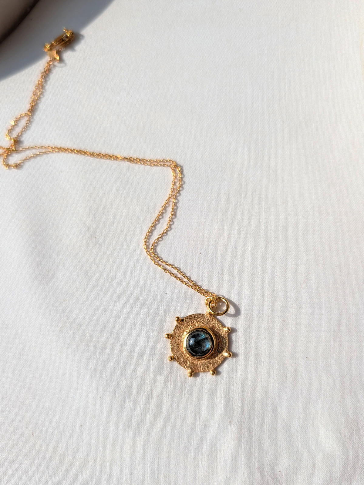 arka - Labradorite Halo Pendant