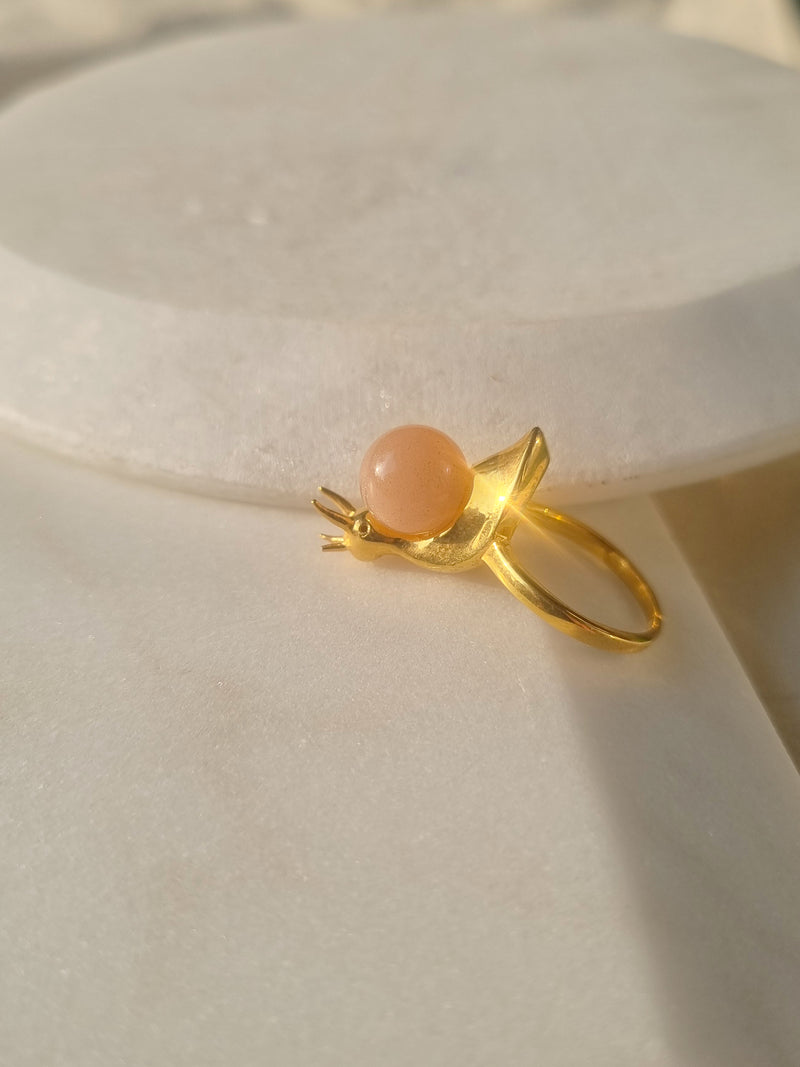 snáil - Peach Moonstone Ring
