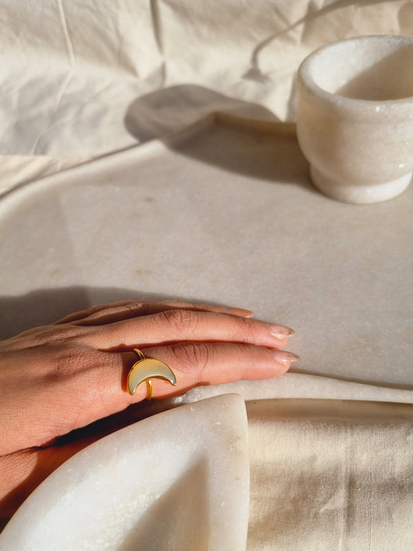 chándra - Yellow Opal Luna Ring