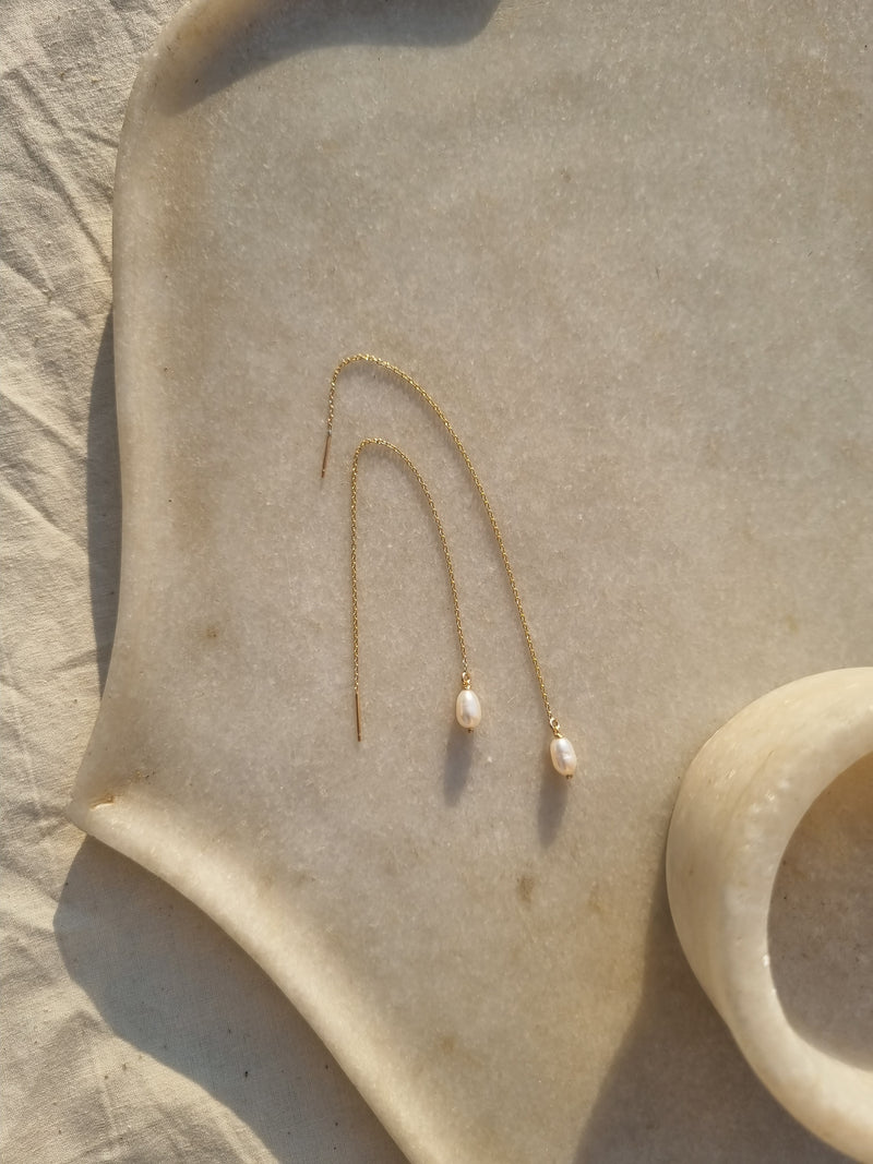 ṭhī́va - Pearl Threader Earrings