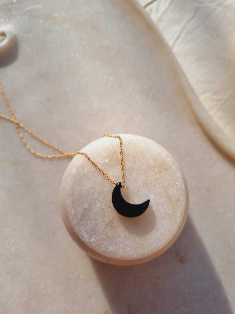 vára - Black Onyx Luna Pendant